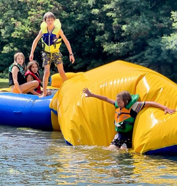 Sweet memories from last summer! It hailed at Camp Mákemáke today and many parts of Chile enjoyed snow. But….. summer is just around the corner and so is camp registration. We open on the first of September on our website: www.campmakemake.com. Summer 2026 is going to be our best season yet!
#campmakemake
#summerfun
#campfun
#summercampchile