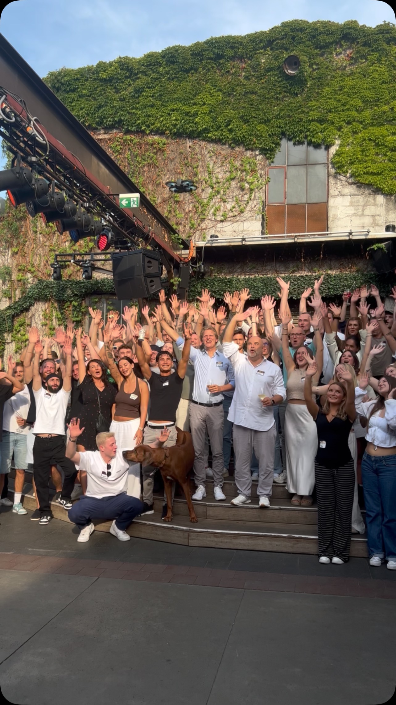 Wir hatten gestern Sommerfest mit unserem HALLE Tor 2 Team.🌟
Auf dem Programm stand eine Live Awardshow, ein selbstkreierter HALLE Song, eine humorvolle Vorstellung des festen Teams und natürlich mal selbst zu feiern.
Danke Danke an das gesamte HALLE Tor 2 Team - ihr seid großartig🫂❤️