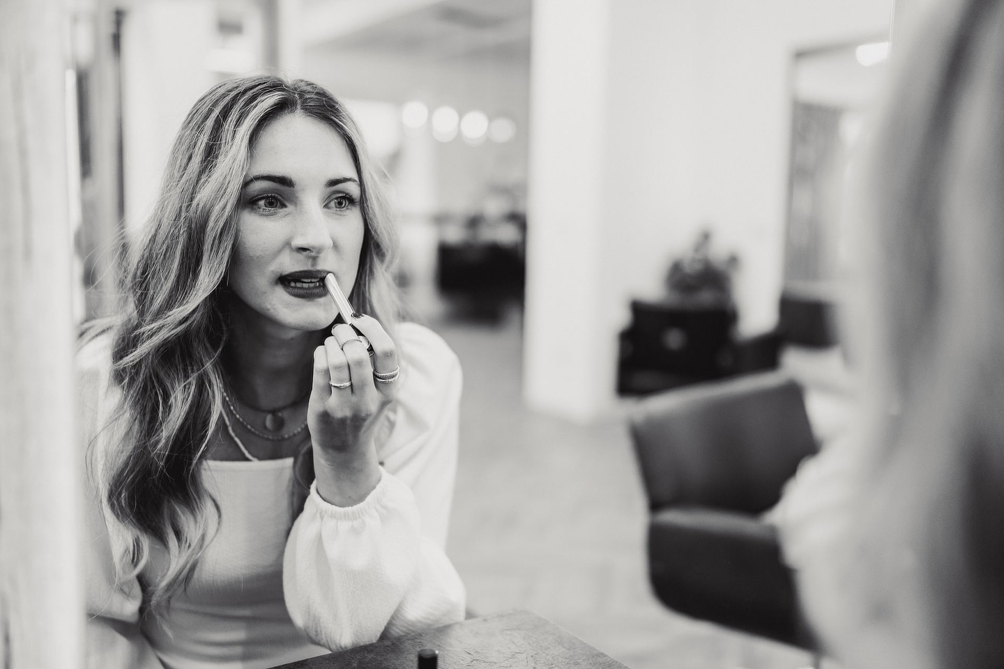 Nur 5 Minuten für dich = der beste Start in den Tag 🌸 #MorningRoutine
@deesse_cosmetics_partner
#SelfCareMoment#gettingreadywedding ingready #bridegettingready #collagenbeautybooster #brautstylingchiemgau #mariasfrisurenwerkstatt