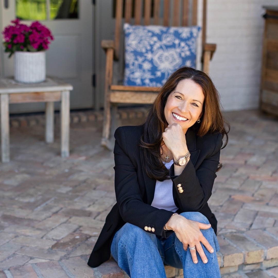 Can we just take a moment for this porch? 😍 When my friend Stephanie (equally beautiful) asked me to capture new branding photos and headshots for her next chapter in Real Estate—and mentioned we could use her friend’s gorgeous Arcadia home, my photographer heart did a little happy dance.
⠀⠀⠀⠀⠀⠀⠀⠀⠀
Beautiful, well-lit, thoughtfully designed spaces are the dream backdrop for lifestyle branding sessions, and this gem was no exception.
⠀⠀⠀⠀⠀⠀⠀⠀⠀
✨ Big thanks to G for opening your stunning home to us.
✨ And Stephanie — I have no doubt you are going to shine brightly in this new season ahead!
⠀⠀⠀⠀⠀⠀⠀⠀⠀
If you need some fresh branding images for your next chapter (or current one), reach out anytime!