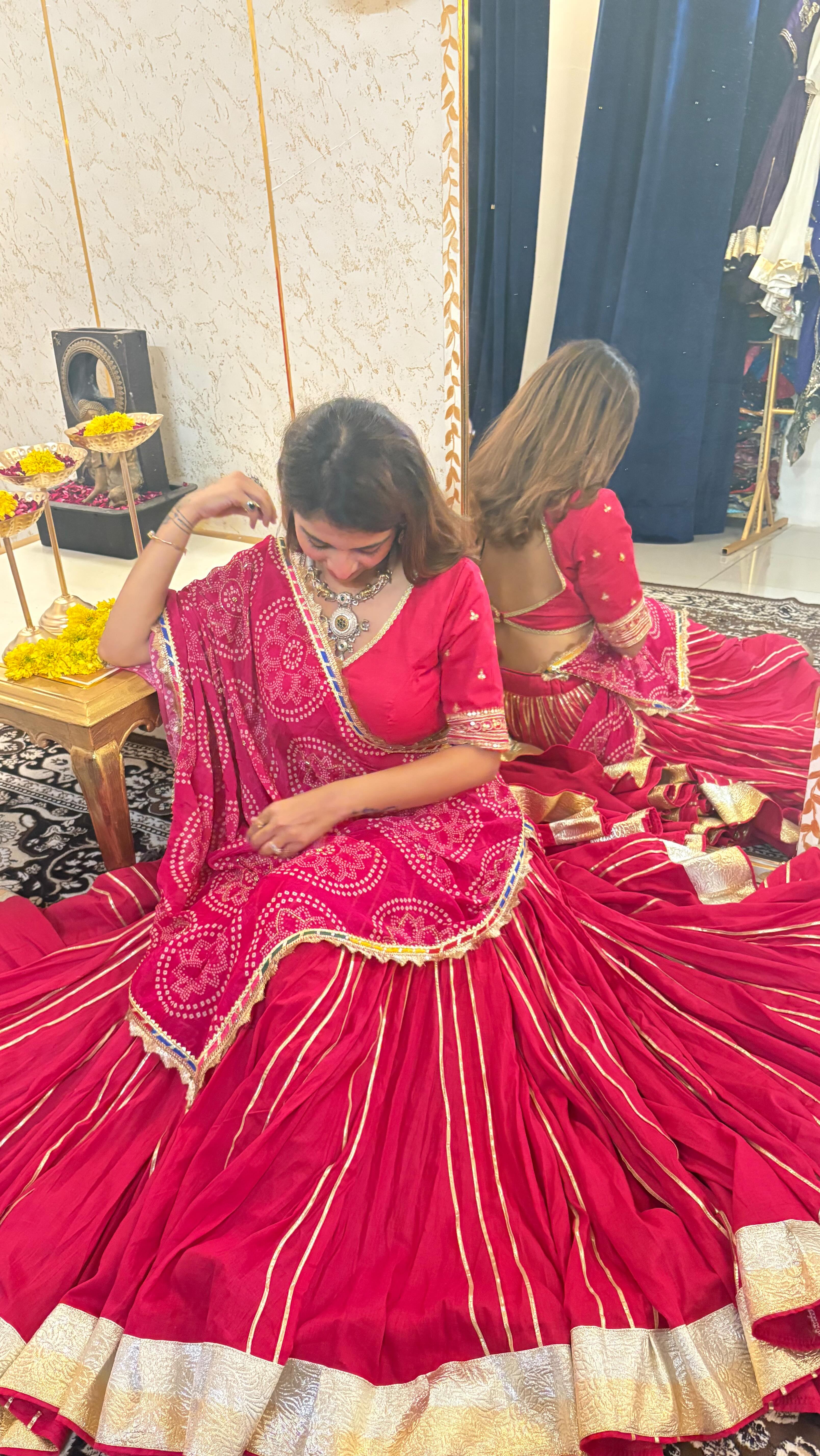 “Your perfect Navratri twirl outfit is here 💃✨”
Because Bandhani never goes out of style ❤️ #FestiveVibes Tradition redefined – Bandhani in the most regal shade of Rani 💝
#navratri2025❤️✨