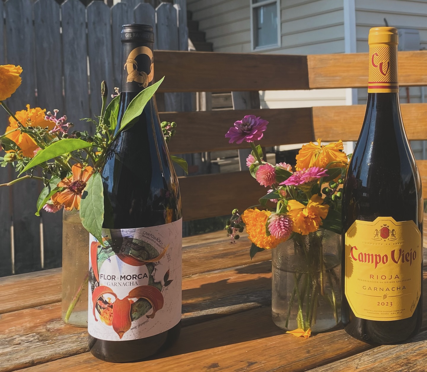 Having a beautiful sunset and a glass of
✨Flor de Morca—a full-bodied Garnacha that’s all about bold flavors. With its deep purple color and juicy notes of blackberries, cherries, and a dash of mocha.
And don’t forget about ✨Campo Viejo✨ Rioja—classic and delicious!🍷