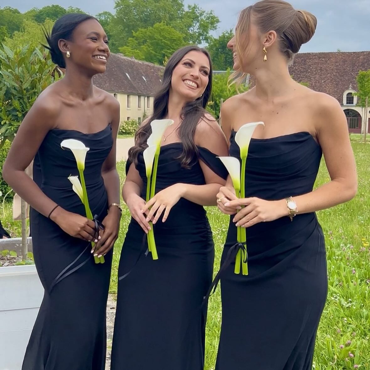 ✨ Say yes to timeless elegance ✨
Our black bridesmaids dresses are here — chic, versatile, and perfect for every love story. 🖤
Shop the collection now, available exclusively on our website!