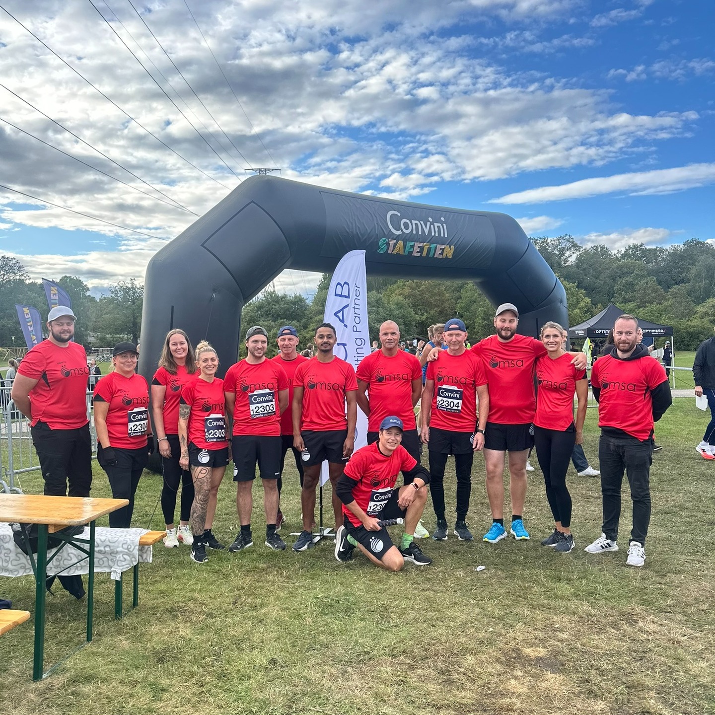 Ömsa AB sprang Convinistafetten – stark laganda och rörelseglädje! 🏃♀️🏃♂️
Igår deltog Ömsa AB tillsammans med @acerail_consulting årets Convinistafett
– ett inspirerande stafettlopp där teamarbete, motion och arbetsglädje stod i centrum! Våra medarbetare bildade lag och kämpade sig runt banan med imponerande energi och gott humör.
Det blev en kväll fylld av teambuilding, laganda och en rejäl dos friskvård. Vi är stolta över att främja en kultur där företagshälsovård inte bara handlar om förebyggande insatser – utan också om att ha kul tillsammans och röra på sig som ett lag.
Stort tack till alla som deltog och hejade – och grattis till alla som deltog för en fantastisk insats. Vi ser redan fram emot nästa år!
hashtag#Convinistafetten2025 hashtag#ÖmsaAB hashtag#AceRail hashtag#Friskvård hashtag#Team