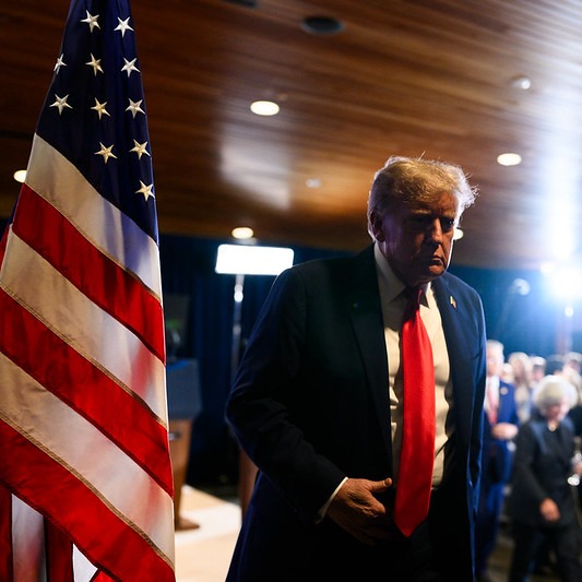 Peace deals, power plays, and a summit under fire.
In my latest Substack article titled Alaskan Borscht, I argue that Trump made no real concessions to Putin in Alaska—despite the headlines. I also point to other underreported peace efforts, from India–Pakistan to Armenia–Azerbaijan, that could shape Trump’s foreign policy legacy.
👉 Read the full essay. Link in bio.
📸: The White House by Daniel Torok (Public Domain)