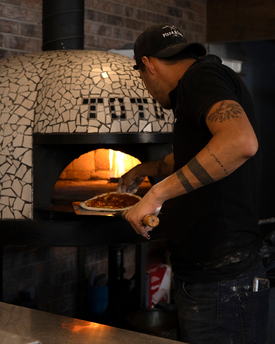🔥🍕 Nuestro horno no descansa, porque el antojo nunca avisa.
En Pizza & Totó, cada pizza se hornea en el momento, para que llegue a tu mesa justo como te gusta.
📲 ¡Ordena ya por Rappi o Uber Eats!
.
.
.
#PizzaSinCulpa #PizzaTime #SaborÚnico #ComidaSana #VidaSaludable #Foodie #CocinaSaludable #AmantesDeLaPizza