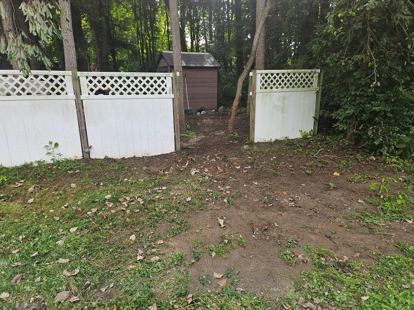 A limb the size of a small tree came down and took out two styles of fencing. Today, we cut up the limb, loaded it, and hauled it away for disposal. Stay tuned for the fence repairs.
Temperence, MI 📍
#edenspropertyservices #temperencemichigan