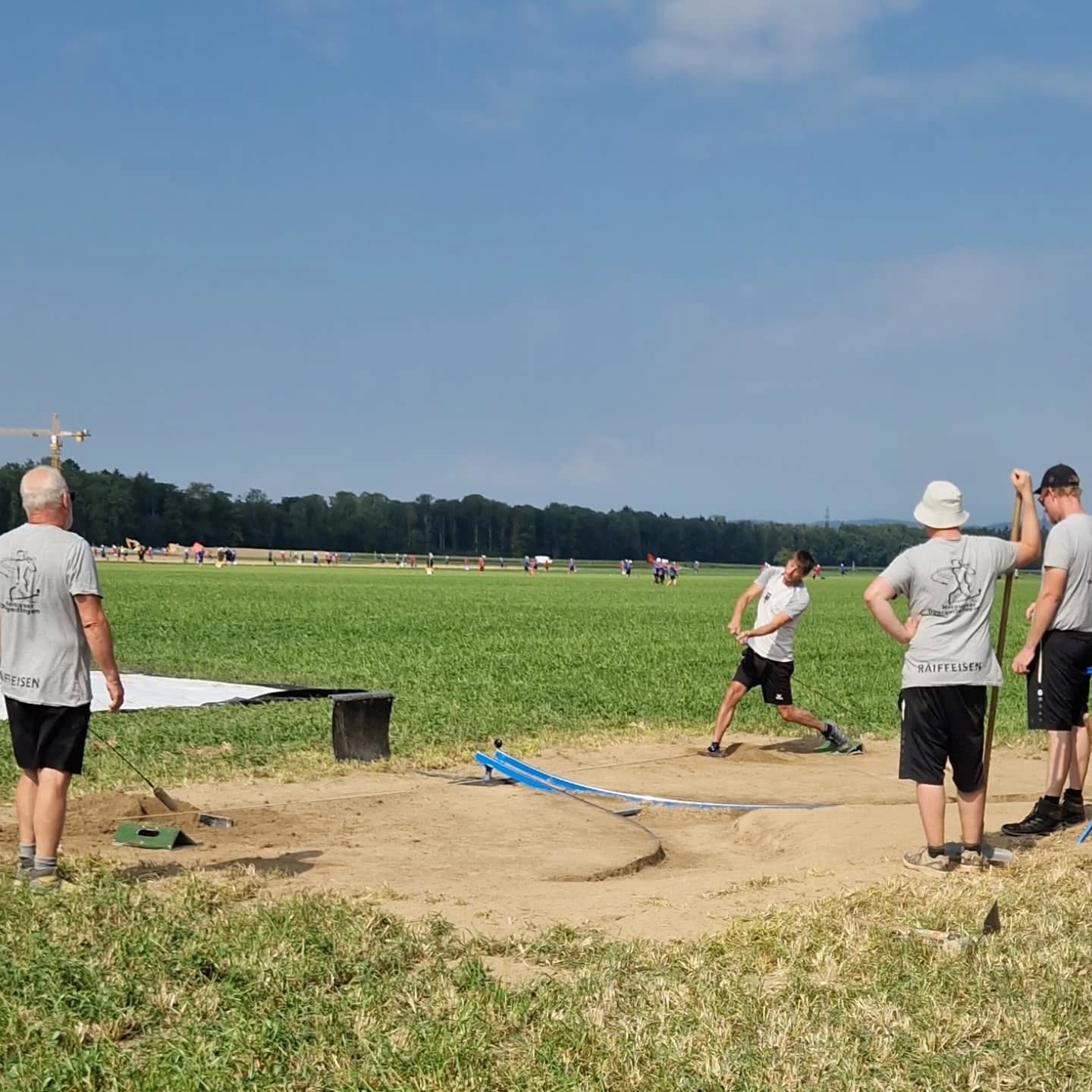 Am Sonntag nahm unsere A-Mannschaft am Fest in RĂŒdtligen-AlchenflĂŒh teil. Am Morgen konnten wir das Ries noch sauber halten, doch am Nachmittag mussten wir uns leider gleich drei Nummern schreiben lassen.
Damit beendeten wir das Fest auf dem letzten Rang.
Am samstag Spielen wir um 09:30 auf Ries 5 in Grenchen.
MVP: Gasche Jannick
#Hornussen #Obergerlafingen #HGO