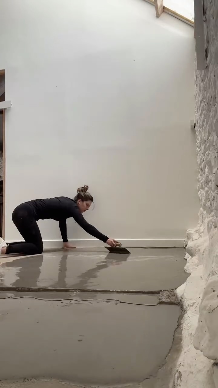 Finally back to the grind and onto the next stage 🤗
This beautifully smooth mix has gone down so well, and I’m so thankful after a long process with the wall.
TBC and hello to new followers 😌😌😌 and welcome 🙏
#studioreno #furniture #furnitureflip #paintedfurniture #homedecor #interiordesign #upcycledfurniture #furnitureartist #diy #chalkpaint #refinishedfurniture #vintagefurniture #furniturerestoration #furnituremaker #chalkpaintedfurniture #interior #vintage #upcycle #decor #refurbishedfurniture #furnitureonline #design #furniturepainter #sustainablelifestyle #reels, #instagramreels, #viral, #explore, #trending #fyp