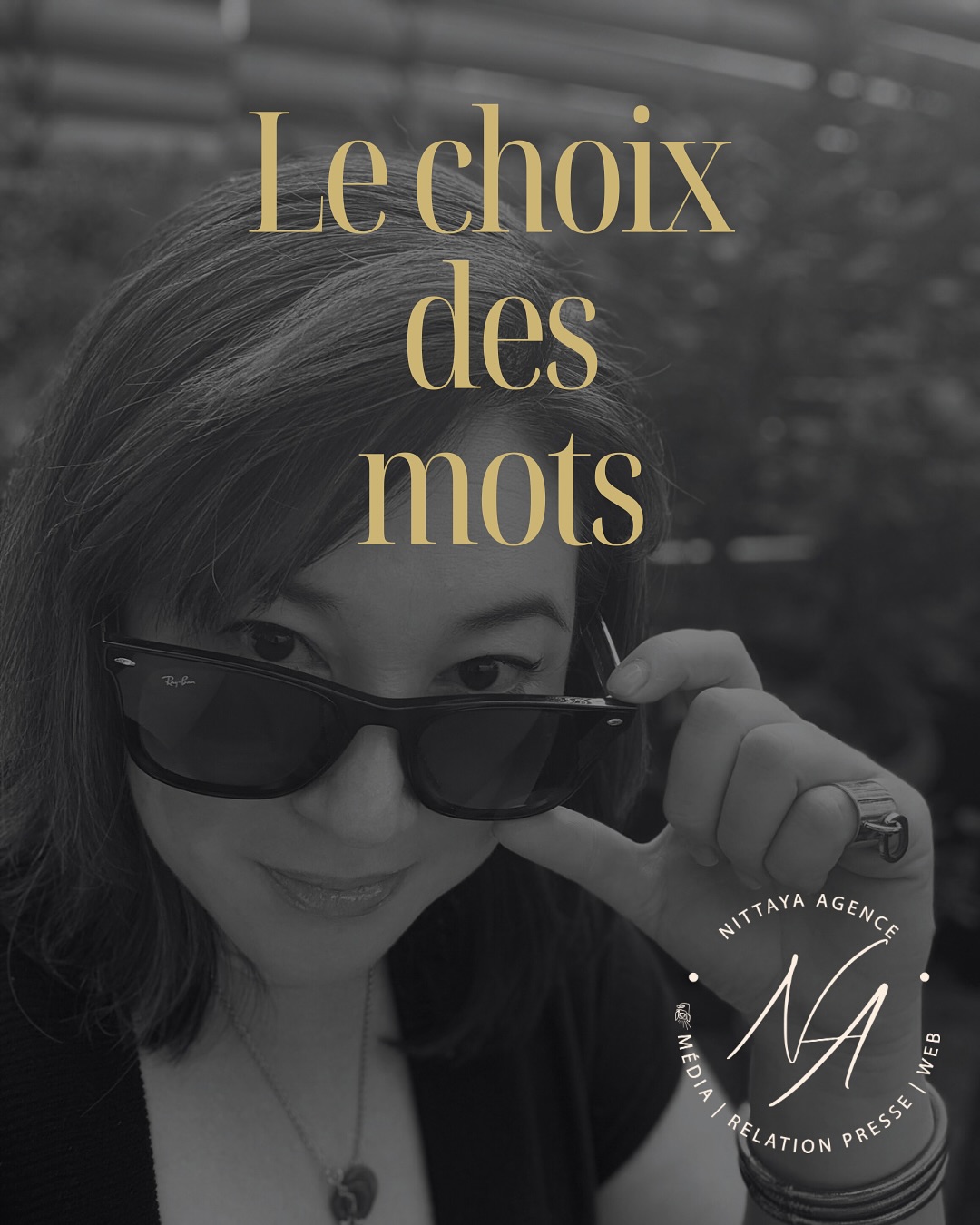 Je suis Gémeaux, née en juin.
Mon obsession ? Les conversations qui ont du sens. Celles qui ne s’arrêtent pas à la surface mais qui bâtissent des ponts. Des passerelles.
En 2007, dans ma 25ᵉ année, je feuillette Le Monde. J’y lis que Patrick Devedjian lâche face caméra à propos d’une députée : « Cette salope ! »
Tollé immédiat. Plus tard, il parlera d’une “interjection déplacée”.
Insulte ? Ponctuation ? Peu importe : ce jour-là, j’ai compris que les mots ne sont jamais neutres.
Sur les réseaux sociaux, on publie vite, on tweete à la chaîne. Mais ce n’est pas une raison de maltraiter la langue.
Ce sont vos mots qui vous positionnent, qui fédèrent votre communauté, qui créent la confiance… et qui déclenchent parfois la décision d’achat.
L’émotion ne s’arrête pas à l’image. Elle perdure dans vos phrases, dans vos silences, dans l’empreinte que laissent vos mots.
✨ Et vous, quels mots choisissez-vous pour incarner votre marque ?
#ChoixDesMots
#StratégieDigitale
#PersonalBranding
#CommunicationDigitale
#MarketingDeSoi
#StorytellingDigital
#PouvoirDesMots
#LangueFrançaise
#AstroGémeaux
#Astrologie
#EntrepreneuriatFéminin
#InspirationBusiness
#Solopreneur
#LeadershipÉthique
#VisibilitéEnLigne
#nittayabrand #taishetucoaching