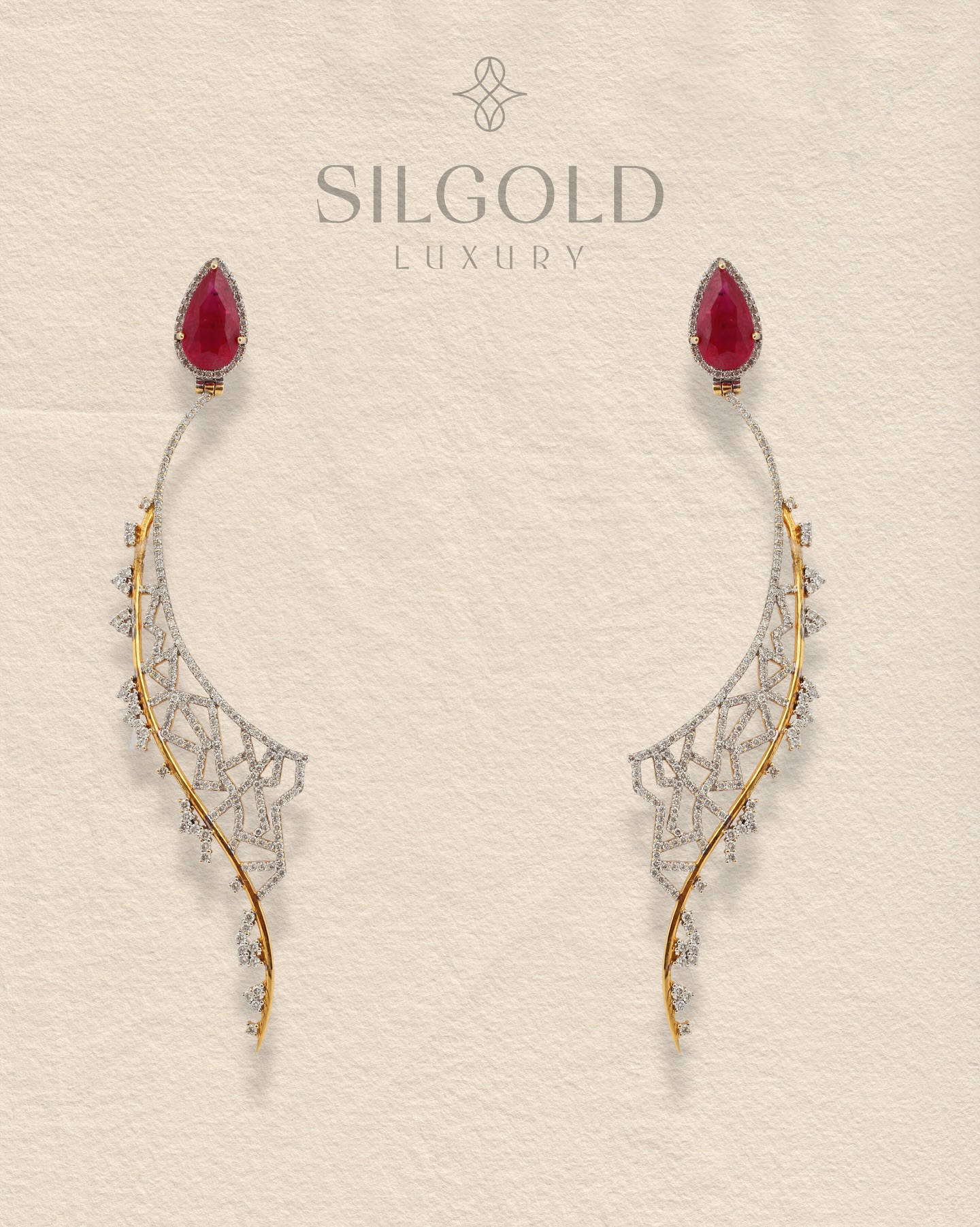 These Ruby earrings adorned with a geometric mesh of Diamonds are pure, sculptural elegance. ✨✨✨✨
A one-of-a-kind design.