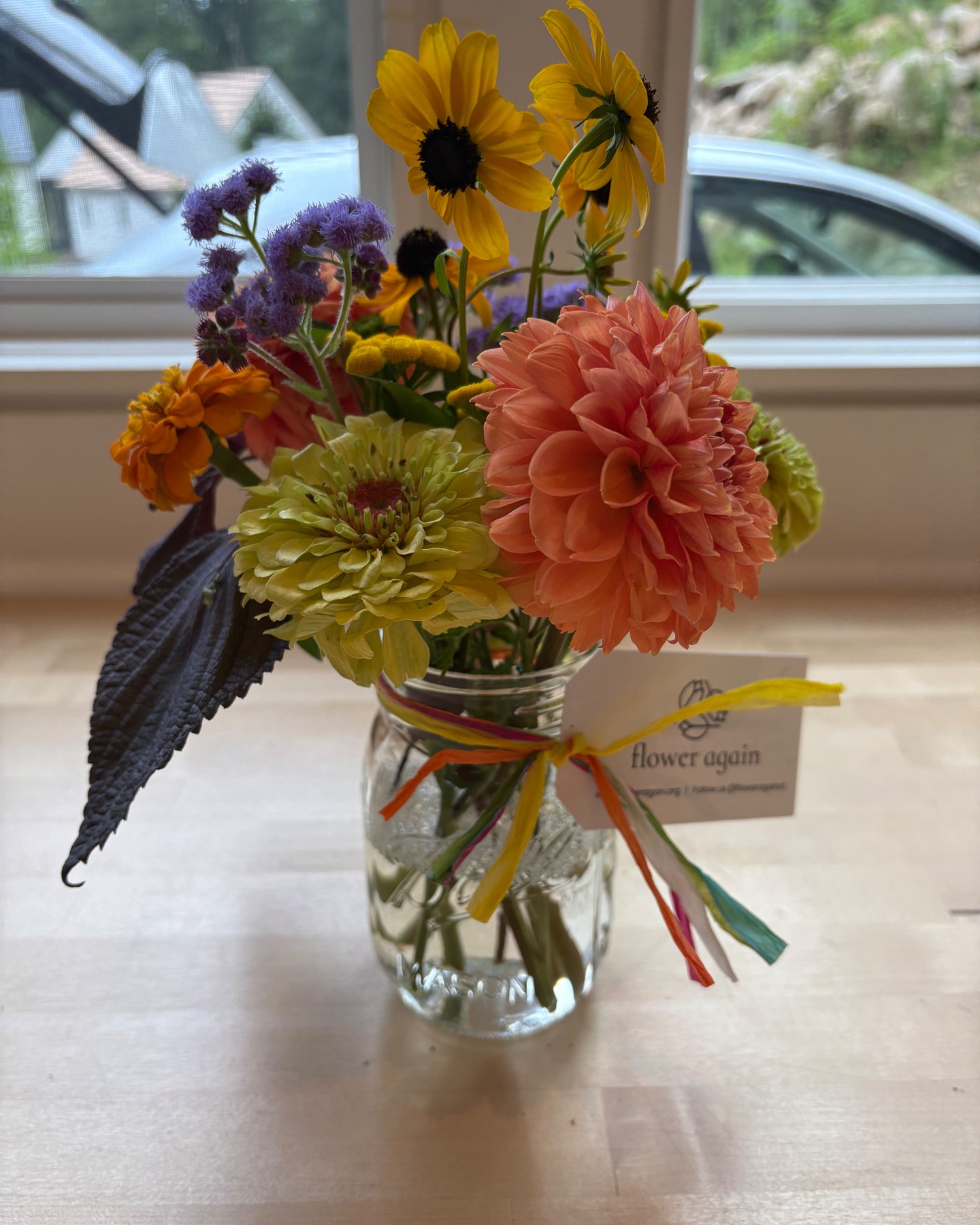 Look what we made - all from regionally grown, fresh flowers. Hooray! 🎉Each week the 25 farmers, who collectively sell their flowers through the @connecticutflowercollective in Middletown CT, donate flowers to our mission. They are some of the most beautiful, colorful flowers we get donated to us. Swipe to see some of their product. We are incredibly thankful for their generosity. If you've never visited the CT Flower Collective, you should...open to the public each Thursday and Friday (and some Saturdays). Check them out. This week's donation went to the patients at ARK Healthcare @ St. Camillus in Stamford. So special!