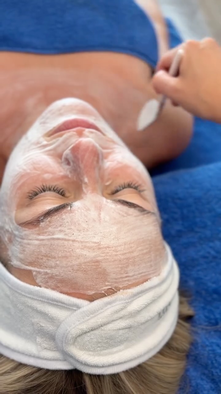 Już wkrótce pojawi się zupełnie nowa strefa kosmetologii i zabiegów terapeutycznych, które będą dostępne w naszym SPA. Nowy wymiar skutecznych terapii skóry, gdzie każdy w sposób intuicyjny odnajdzie zabieg dla siebie 🔆 Obserwuj nas, żeby być na bieżąco ♥️