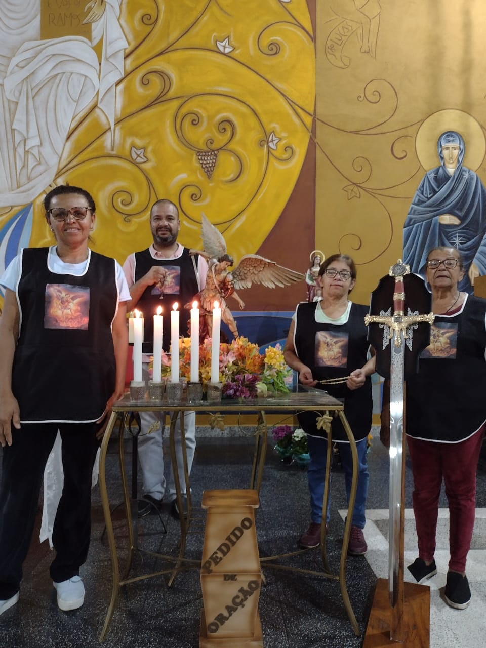 5º dia da Quaresma de São Miguel 🛡⚔️
(Quarta-feira 20/08)
A certeza da vitória de Deus em nossa vida por meio do Arcanjo São Miguel nos enche de esperança nesse tempo tão especial para a Igreja e para nós, seus devotos.
Quaresma em honra do glorioso Príncipe dos Anjos, nos colocamos debaixo de sua proteção e invocamos seu auxílio em nossas necessidades.
Que ao longo desses 40 dias tenhamos a graça de uma intimidade com Deus, por meio de São Miguel, e que os santos anjos nos acompanhem a cada dia!
PARTICIPE, quinta-feira 21/08 6° dia às 20h.
⛪️Igreja Santa Luzia
📍Rua Clara Muchine Costa, 351 Jd. Saporito Taboão da Serra -
ℹ️Info: Tel: 11 4137-8399 WhatsApp: 11 4139-1821
#paroquiasaopedroapostolo #paroquiasaopedro #paroquiasaopedrotaboao
#pspa.#Rezeconosoco #IgrejaMatrizSaoPedroApostolo #IgrejaNossaSenhoradasGraças #IgrejaMariaMaedaIgreja #IgrejaNossaSenhoradeFatima #IgrejaSantaLuzia