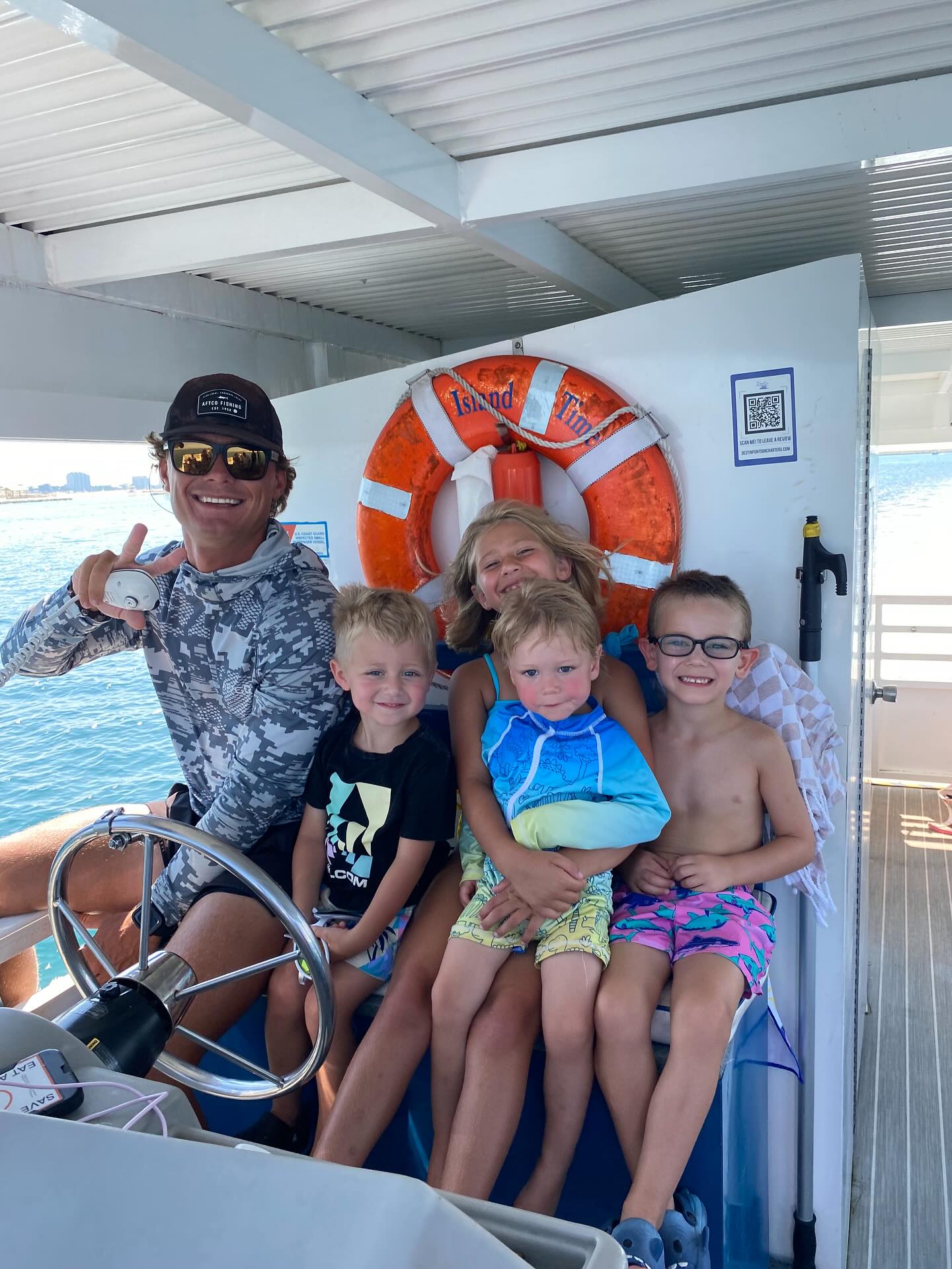 Captain Rhett and his Jr Captains!
📸: @kell.nicolee