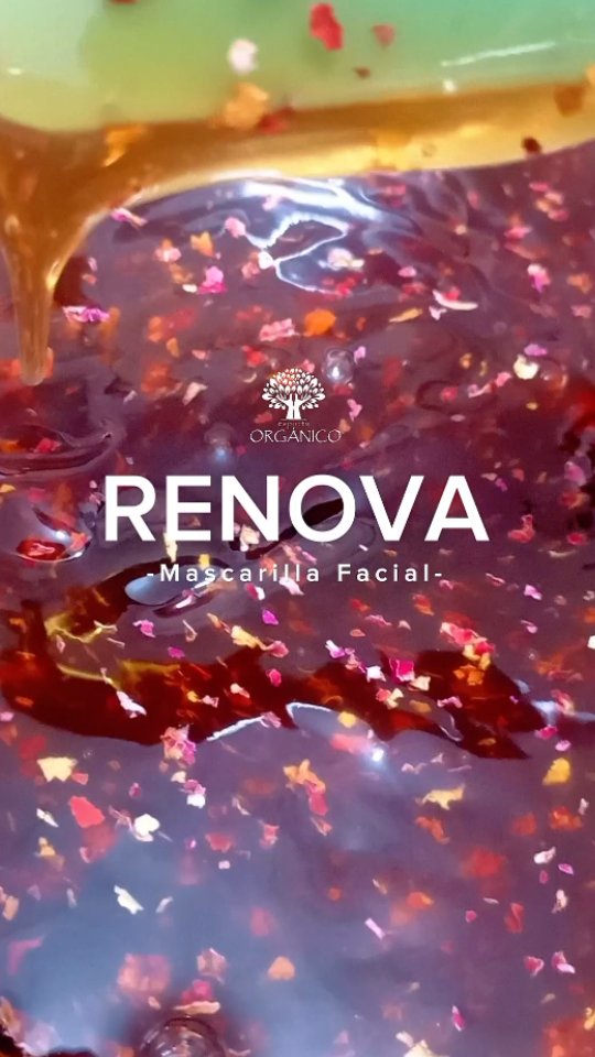 A veces pensamos que con limpiar e hidratar es suficiente, pero la piel también necesita un “reset” de vez en cuando ✨.
Con el paso de los días, las células muertas se acumulan en la superficie y hacen que la piel se vea opaca, áspera y sin vida.
Ahí es donde entra la exfoliacion suave: ayuda a renovar la piel, a que respire mejor y a que los tratamientos que usamos después realmente hagan efecto.
Nuestra Mascarilla Facial Renova está pensada justo para eso 🌿.
Combina un complejo de ácidos frutales, vitamina C y corteza de sauce blanco, que trabajan en conjunto para:
Retirar suavemente las células muertas.
Revivir la luminosidad natural del rostro.
Unificar el tono y dejar la piel lista para absorber mejor tus rutinas.
No es magia ni un filtro, es ciencia natural trabajando a tu favor 💫
#exfoliación #facial #natural #ecoamigable #organico #cosmeticanatural #limpiezafacial #skincareroutine #skincaretips