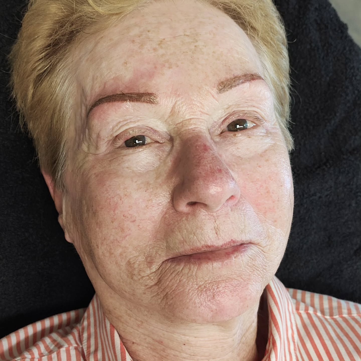 🔥 Powders brows 🔥 Swipe naar rechts voor before.
De warmte van de kleur neemt nog af en wanneer de wenkbrauwen genezen zijn is de kleur ook zachter/lichter.
Voor de wenkbrauwen is er keuze uit verschillende technieken, samen kijken we naar de meest geschikte techniek voor jou.
Wil je graag meer informatie en/of een afspraak maken, stuur dan even een email naar prettybyroos@gmail.com of app naar 0630103131.
Of boek makkelijk en snel online:
https://prettybyroos.boekingapp.nl
Kosten: 325 euro inclusief nabehandeling na 6 weken.
www.prettybyroos.nl
📌 Wolvega
#browmaster #permanentemakeup #permanentmakeup #makeup #eyebrows #hairstroke #hairstrokes #microblading #powderbrows #eyeliner #lips #pigment #pigmentation #tattooshop #tattoo #tattoos #oudehaske #friesland #thenetherlands #joure #sneek #heerenveen #leeuwarden #wolvega #wakeupwithmakeup