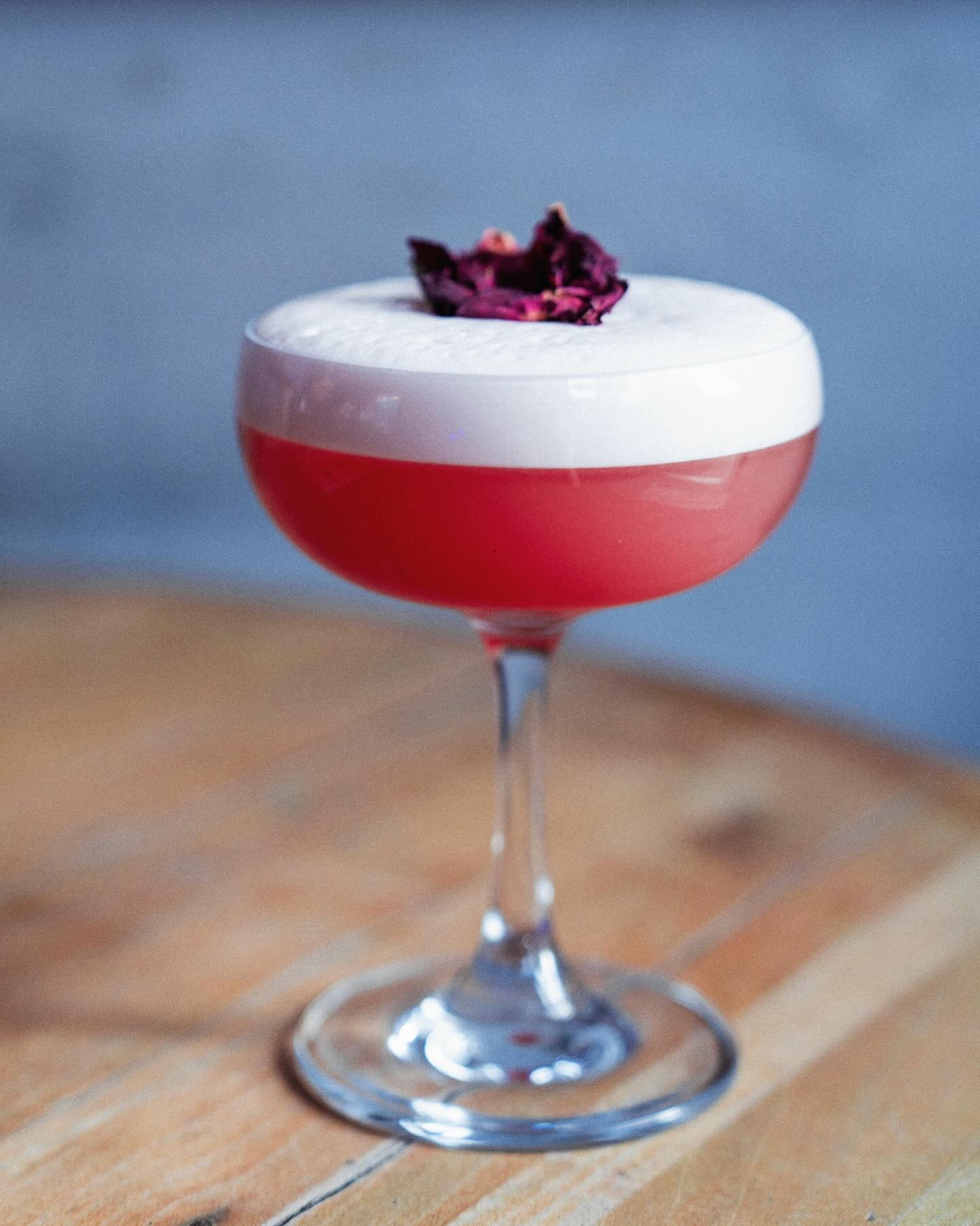 New Cocktail Experience #cocktails #funkydance #funk #cocktailbar #cocktailexperience #lgbt #queer #queerstyle #queerspace #queerlondon #london #londonnightlife #weekendvibes #lgbtquia #vegan #vegancocktail
