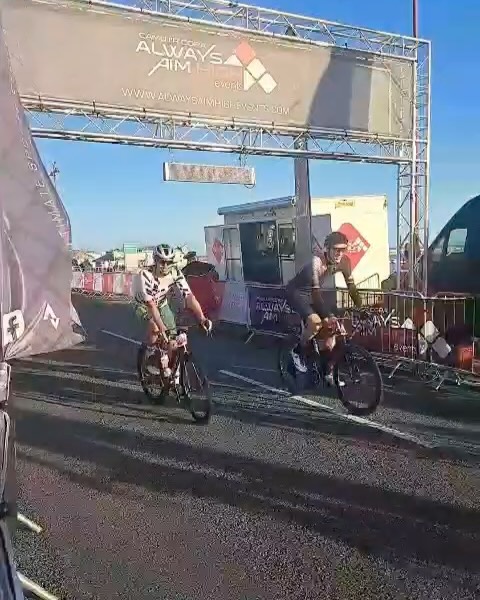 EP Race Report 17/8/25
Well done to Helen Bird and Steve Gannon who both raced last weekend 👏🏻
Helen was at the Porthcawl British Championships Aquathlon which was a main target for Helen but disappointingly it ended up being a 5k run race due to the water being deemed too choppy and unsafe. Helen still managed a very strong run on a lumpy course with a time of 22:40 which placed her 30th female and 4th in her AG 👌🏻👏🏻
Steve headed to Anglesey for the Tour De Mon sportive and I’m pleased to report Steve produced a superb ride coming home 2nd overall in a time of 5hours 11 minutes over the 106mile course with 4,200ft elevation averaging 20.5mph 😱 very well deserved 👌🏻👏🏻
•
•
•
•
#endurancepeak #endurance #coaching #endurancecoaching #sportscience #physiology #periodisation #vo2max #lactatethreshold #trainingzones #multisport #triathlon #duathlon #running #cycling #athlete #gbagegrouper #aquathlon #porthcawl #porthcawlaquathlon #sportive #tourdemon #anglesey