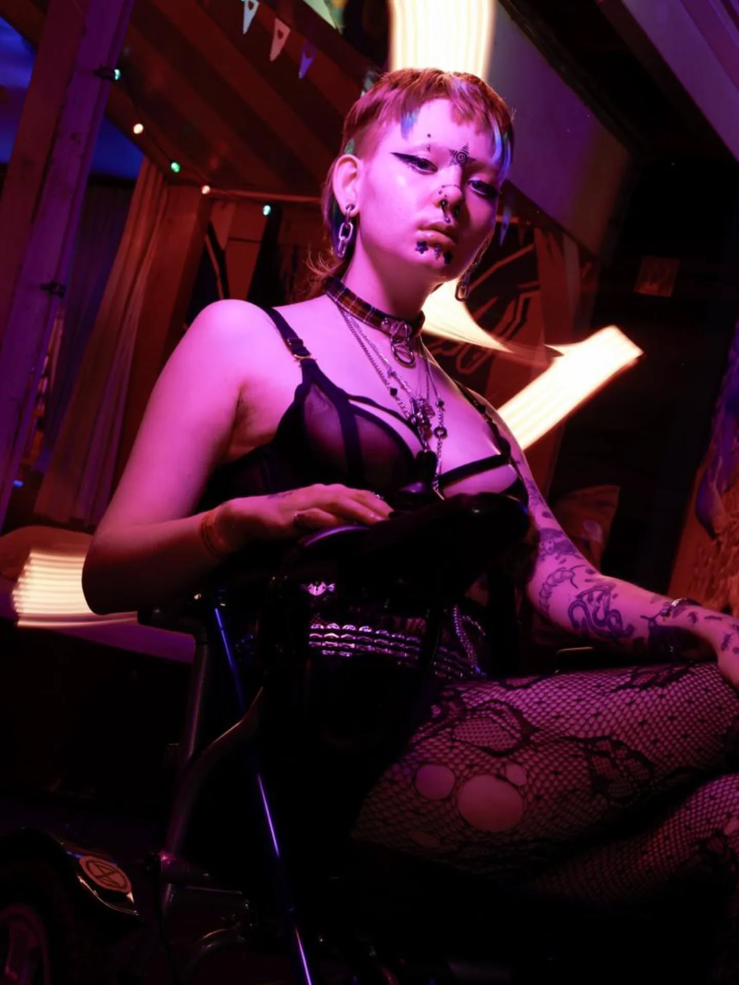 Berlin by night ⛓️🌚 electric skin making me look super sexy in my chair ♿✨
might as well show them 🍒before they hopefully leave🩸🪓 ⚧️🏳️⚧️✨🏳️🌈
A section from my dissertation 🫶
'A stereotype that disabled people are placed into is lack of sexuality. This maybe placed as asexual, without the ability to have sex or that all sex is painful. The taboo nature of disability and sex like other taboos e.g. queerness, bondage/discipline/sadism/masochism and pain all sit in the same category.
“The medical model defines disability in terms of lack, …there is an assumption of abnormality problems – either disabled people have problems with their sex lives, or their sex lives and sexualities are problems in themselves. Thus, disabled people’s sexuality is always abnormal.”38 (Sheppard, E. (2024). Chronic pain, BDSM and Crip Time. PG 45.) Furthermore, disabled people are placed as childlike and vulnerable therefore “asexualization and infantilization of disabled people leads to assumption that they will not be having sex in the first place” 38 and this also casts the perception that disabled people should only have relationships with disabled people. Due to this infantilization of disabled people as innocent and childlike casts able-bodied people as predatory and paedophilic, they must be taking advantage, when in relationship with disabled people.' artbyagek 🫶
#berlin #clubbing #berlincity #berlinclub #alternative #alternativefashion #wheelchair #wheelchairuser #disability #crip #cripplepunk #art #nightlife #disabilityawareness #queer #transmasc #disabled #wheelchairfashion #wheelchairmodel