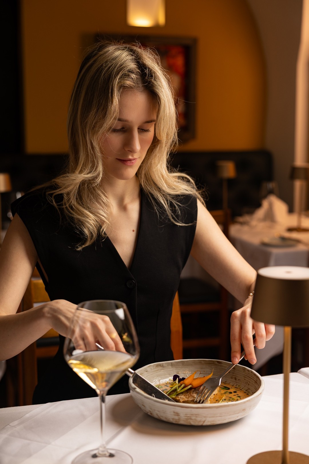 Das schönste Kompliment? Wenn Gäste sagen: „Bei euch fühl ich mich einfach wohl.“ Genau dafür sind wir da. 😊✨
#wecreatesmiles
#ef16restaurant #fleischmarkt16 #viennaeats #viennarestaurant #finefoodvienna #viennawinebar #viennagarden #sommerwien #foodwithheart #viennacreatives #viennadinner #afterworkvienna #serviceherzlich