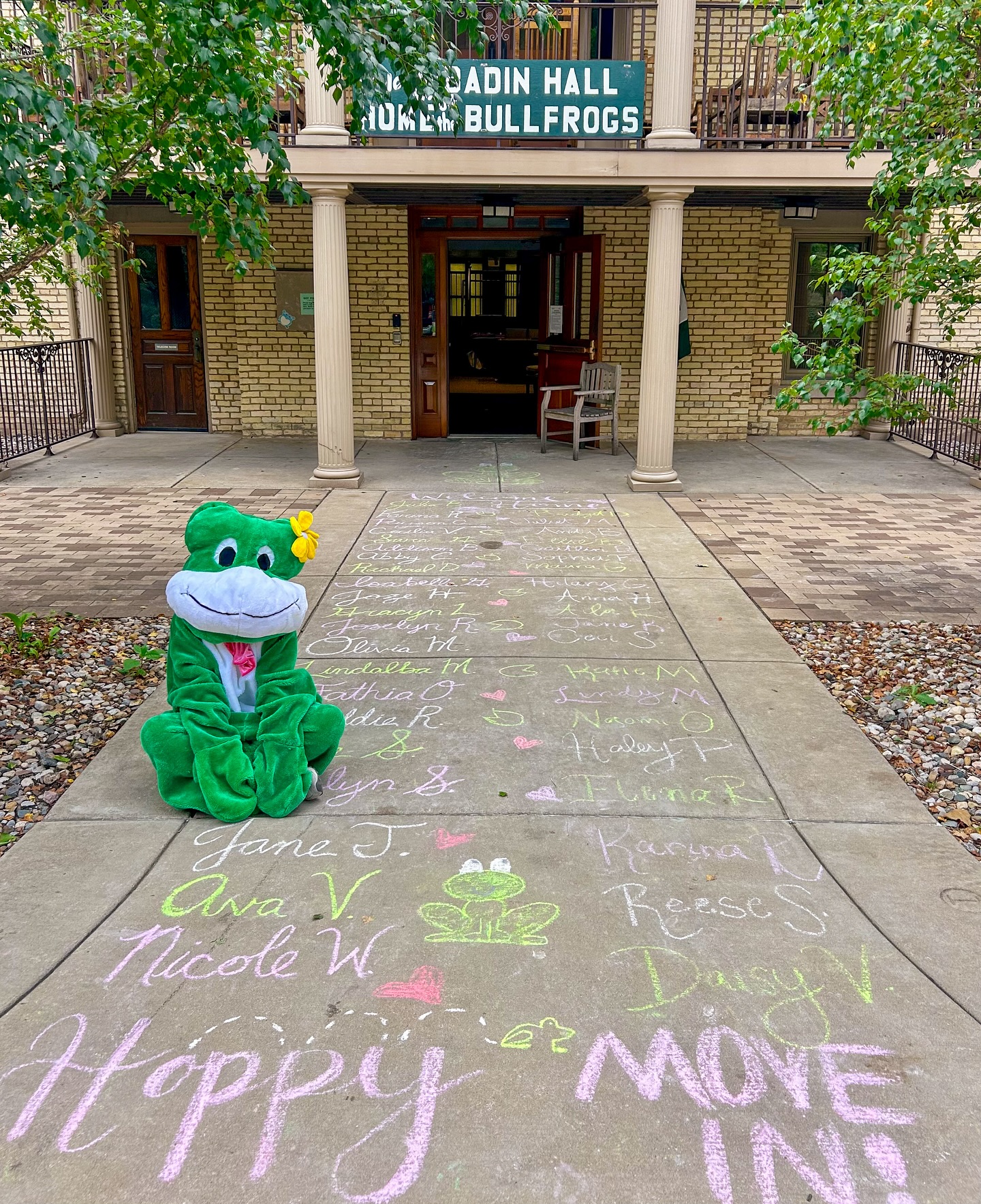 attention tadpoles …… move in is TOMORROW! we cannot wait to welcome you all HOME💚🪩🩷🕺🐸🥳