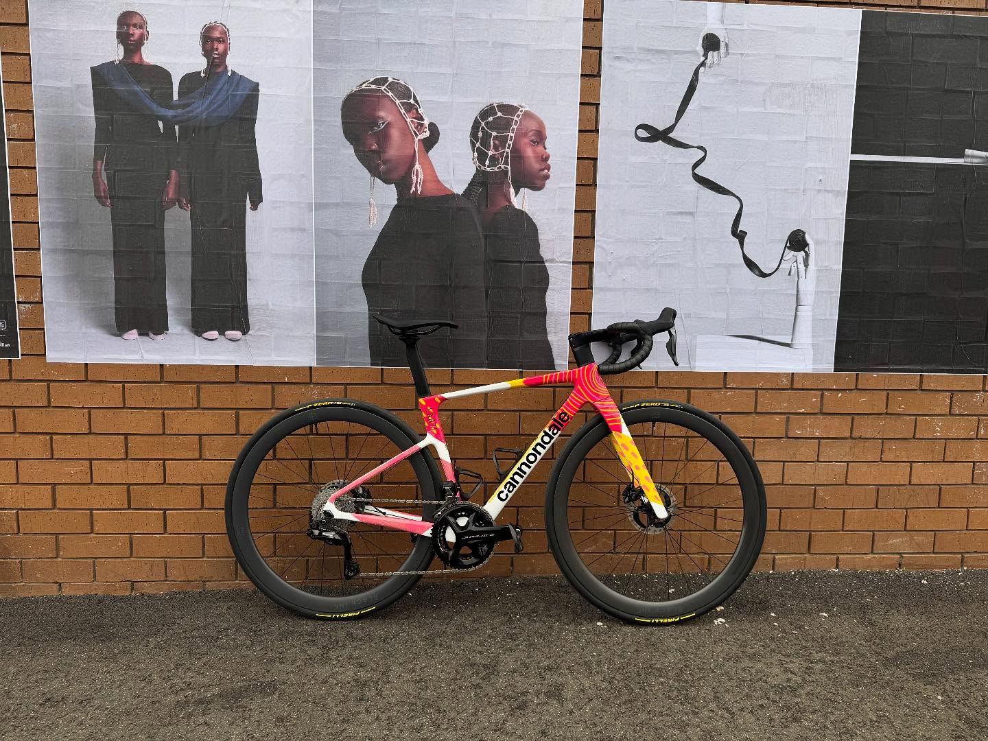 WOW 🤩 a dream build for a customer the amazing Cannondale Lab71 😍😍
#lab71 #cannondale #roadbike #bikes #cyclecity #dream #bikelife #lifestyle #cycling