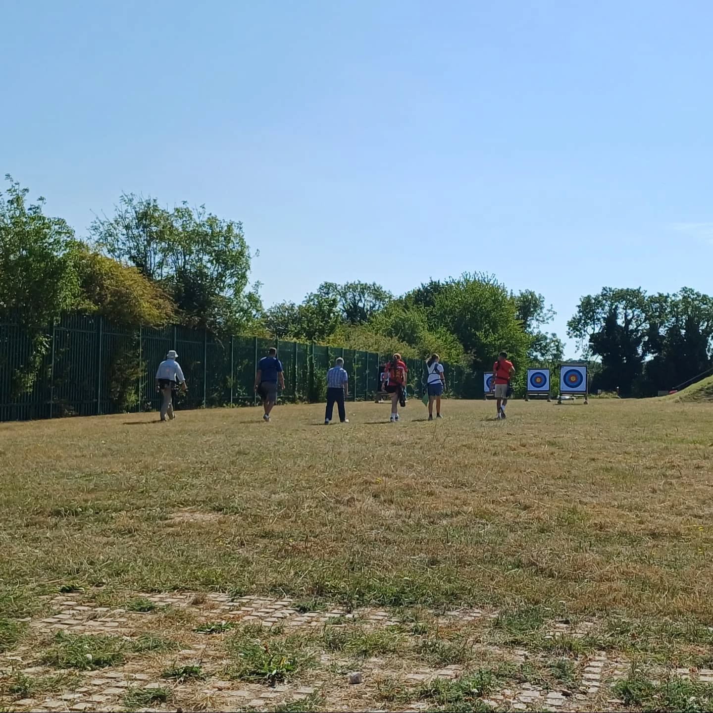 Soaking in the lasts of the summer sun in preparation for the club Championships in 2 weeks
#archerygb #archerycompetition #summer #archerylife