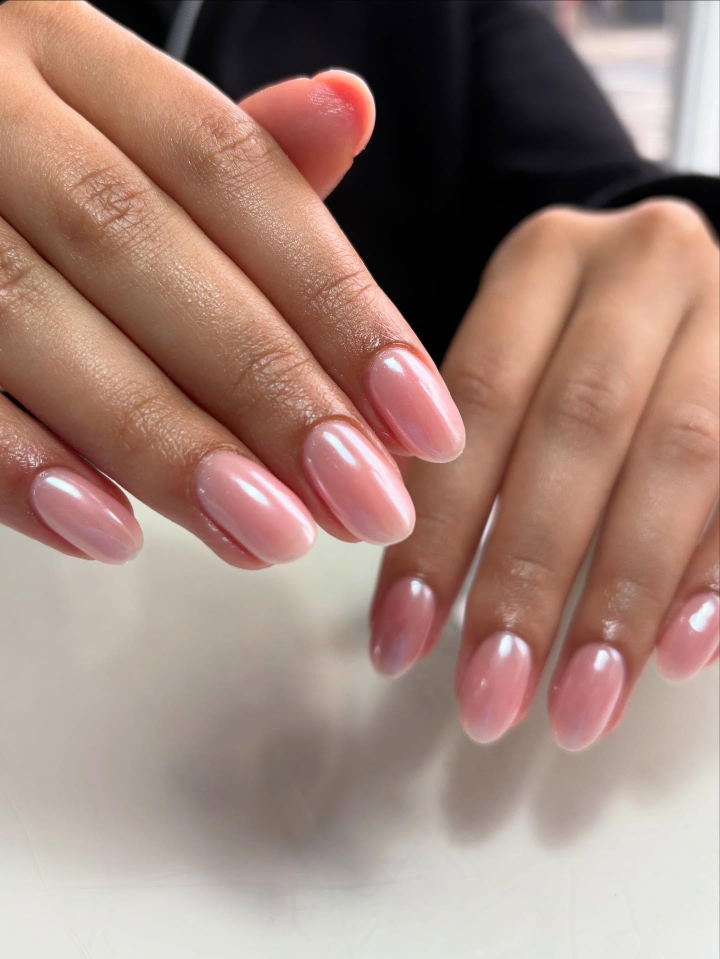 🩷
@the_gelbottle_inc biab 18
@nailorder clear chrome
#walsall #walsallnails #truebeautywalsall #tgb #biab #biabwalsall