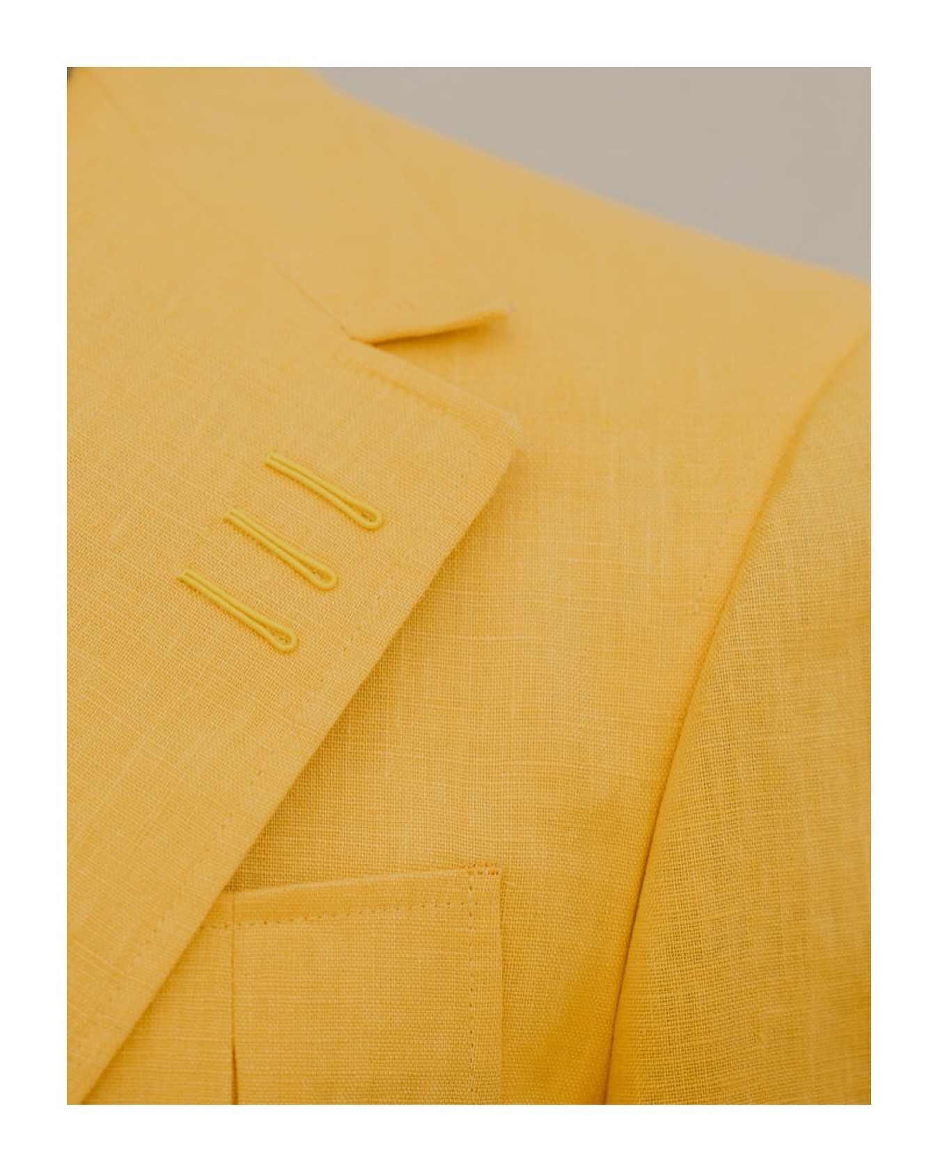 Architecture begins in millimeters.
Precision is our foundation.
SENVEBEN Tailoring.