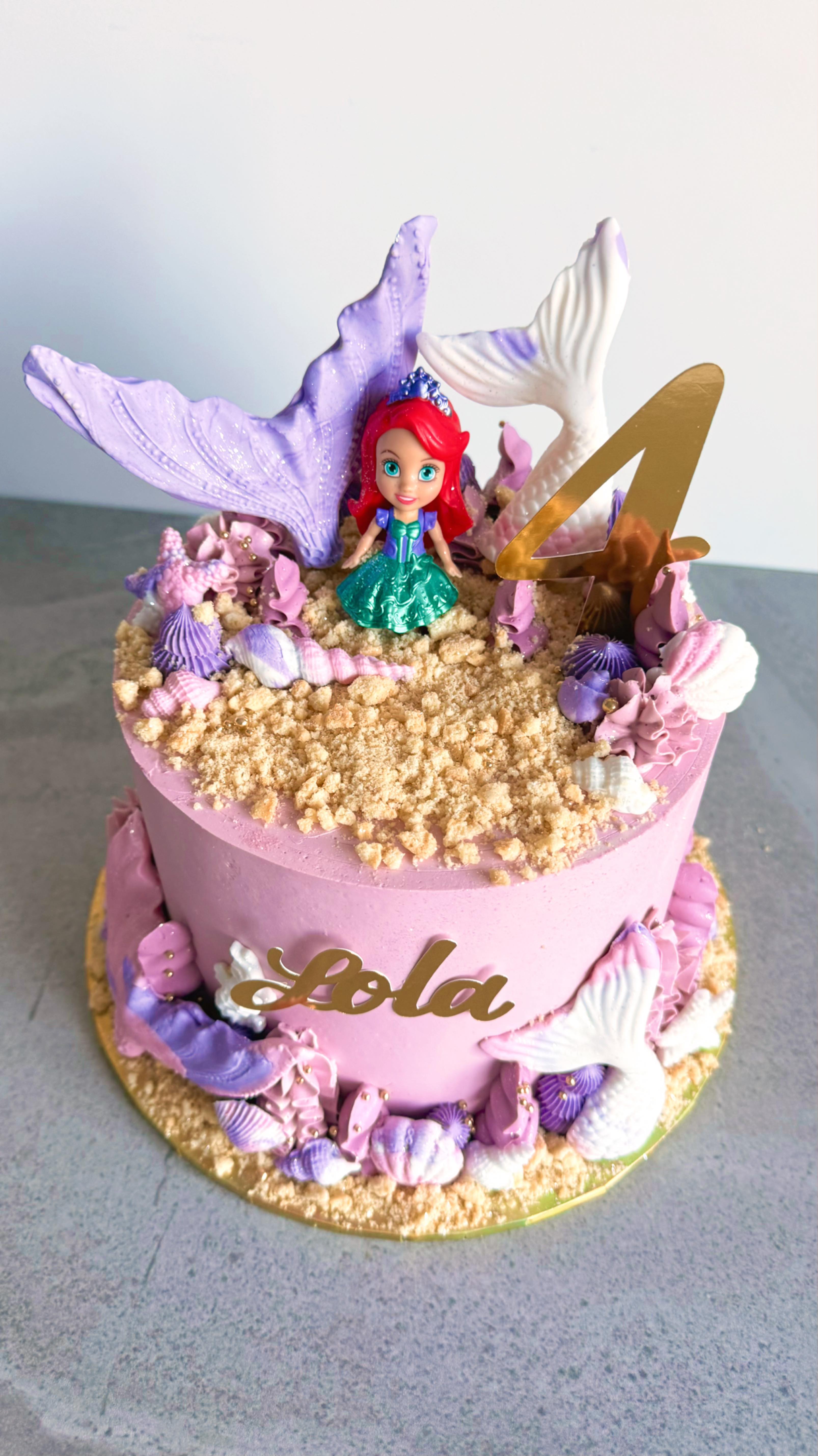 ✨ It’s all in the finer details… every part of this cake was crafted with love 💖 From the tiny fondant shells to the mermaid tails and little seahorses, no detail was left behind in bringing this magical design to life 🧜♀️🌸
Would you love a mermaid cake in pink for your next celebration? 🎉💖
#MermaidCake #PinkMermaid #CustomCakesNZ #AlbanyCakes #CakeInspo #ButtercreamArt #BirthdayCakeIdeas #CakeDecorating #MermaidVibes #PinkCakeMagic #CakesOfInstagram #NZCakes