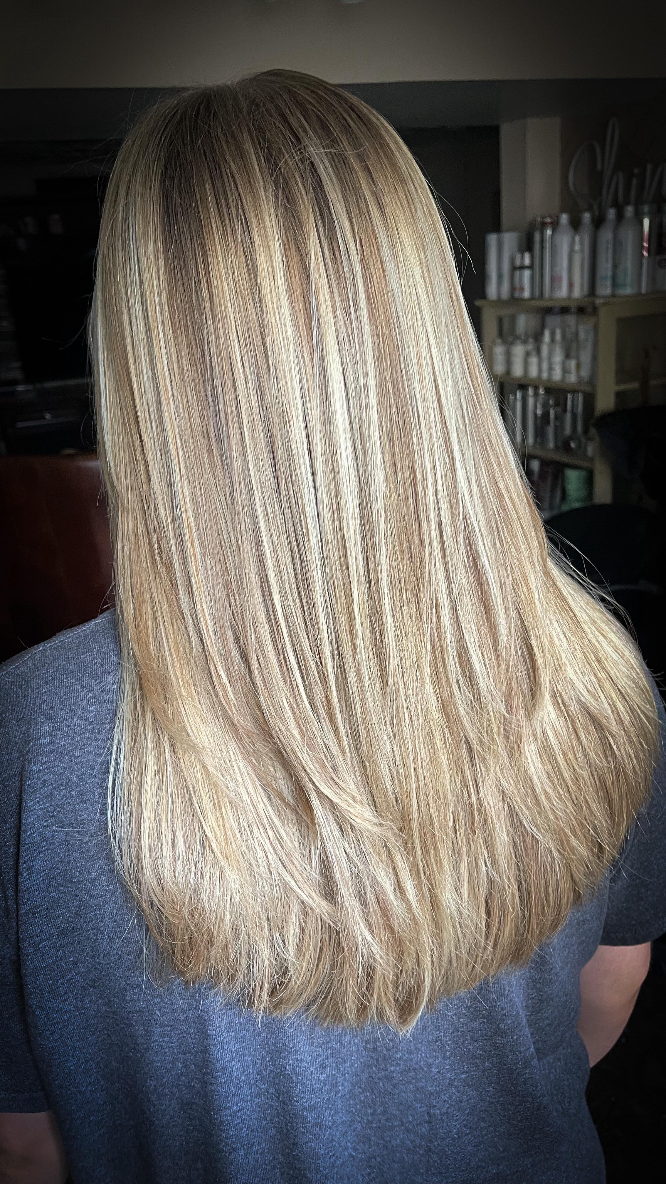 Putting my heart and soul into every client ✅
Putting my heart and soul into creating videos 😬 maybe someday, but for now I’ll just stick to doing what I do best and just getting by with the rest.
#tooelesalon #tooelehairstylist #frenchbalayage #utahblonde