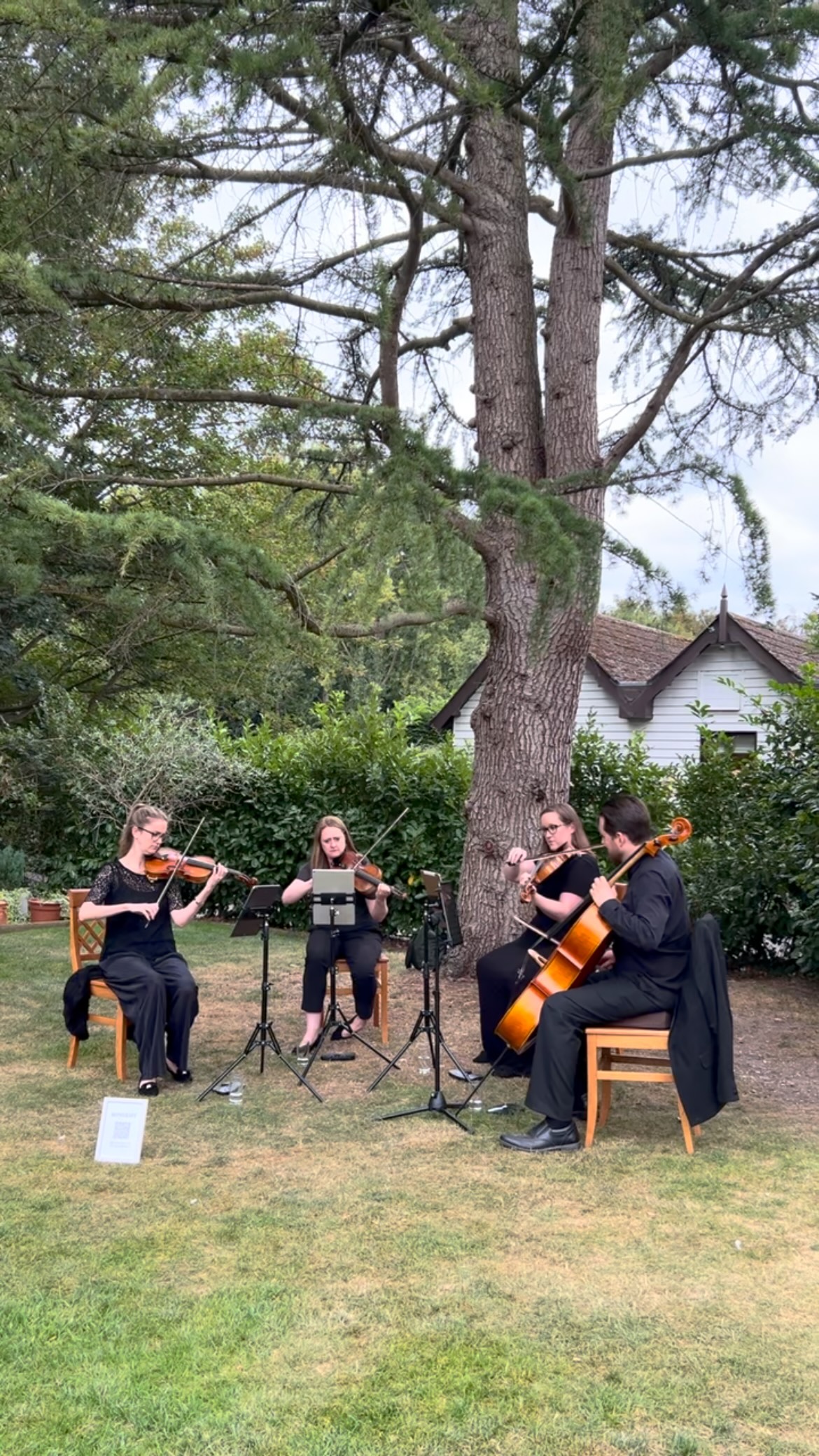 Congratulations to Emma and Dan for a stunning wedding today at @oaksfarmweddings Here’s a little Queen from the reception
#weddingstringquartet #stringquartetwedding #weddingmusic #weddingstrings #stringquartet #londonstringquartet #weddingstringmusic #wedding