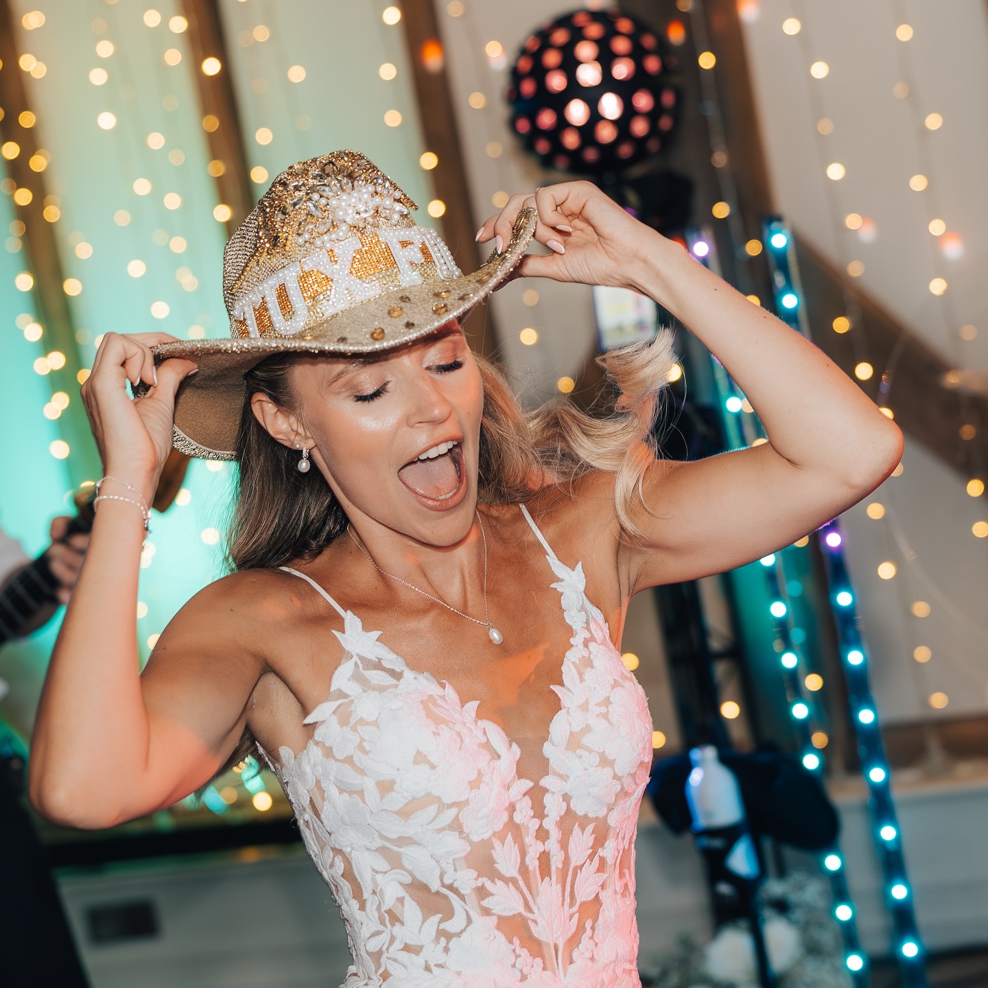 Louisa & Richard didn’t want a boring party - so they booked Tux Fizz 💃🕺🪩🥂❤️
@joshuapenrosephotography 
@brookfieldbarn 
@_louisabiggs 
#Tuxfizz #ukweddingband #barnwedding #cotswoldwedding #weddingmusic #firstdance #firstdanceinspo #ukweddingplanning #weddinginspo #weddingcover #romanticweddingmusic #firstdancesong #firstdanceroutine #weddingband #functionband  #weddingsinger #twia #bridalgown #weddingsdress #weddingdancefloor #weddingdances #weddingdancechoreography