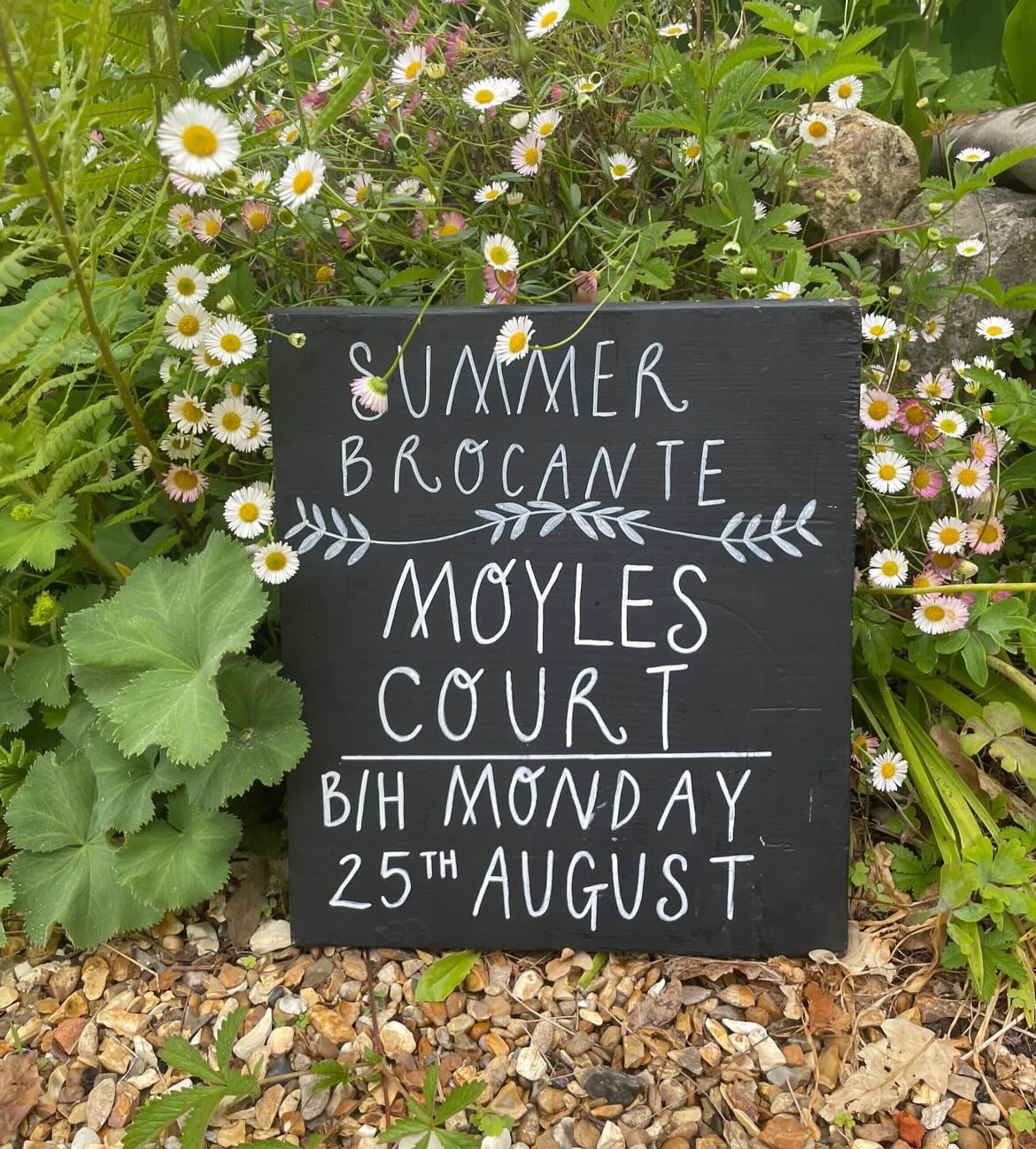 Not long now….
Artisans | Brocante | Lifestyle | Interiors
Summer Brocante 🎪
Come and shop with our fabulous small independent businesses, follow their accounts and meet them in person at the Brocante 🤍
Monday 25th August 🎪
10 - 4pm
Moyles Court School
Nr Ringwood
New Forest
BH24 3NF
Tickets are now on sale through our website - see link in bio above 🎟️ or buy them on the gate when you arrive (advance ticket sales close at 7pm on Sunday 24th August) 🌿
All tickets £7:50 | U14 free 🎟️
Dogs on leads welcome 🐕
Free parking on site 🚙
Accessible parking & facilities 🚗
Artisan Food Stalls within the Fair 🍕 🧁 ☕️🍦
The full List of Exhibitors taking part is available on our website (see link above)
We look forward to welcoming you on Bank Holiday Monday 🌿
