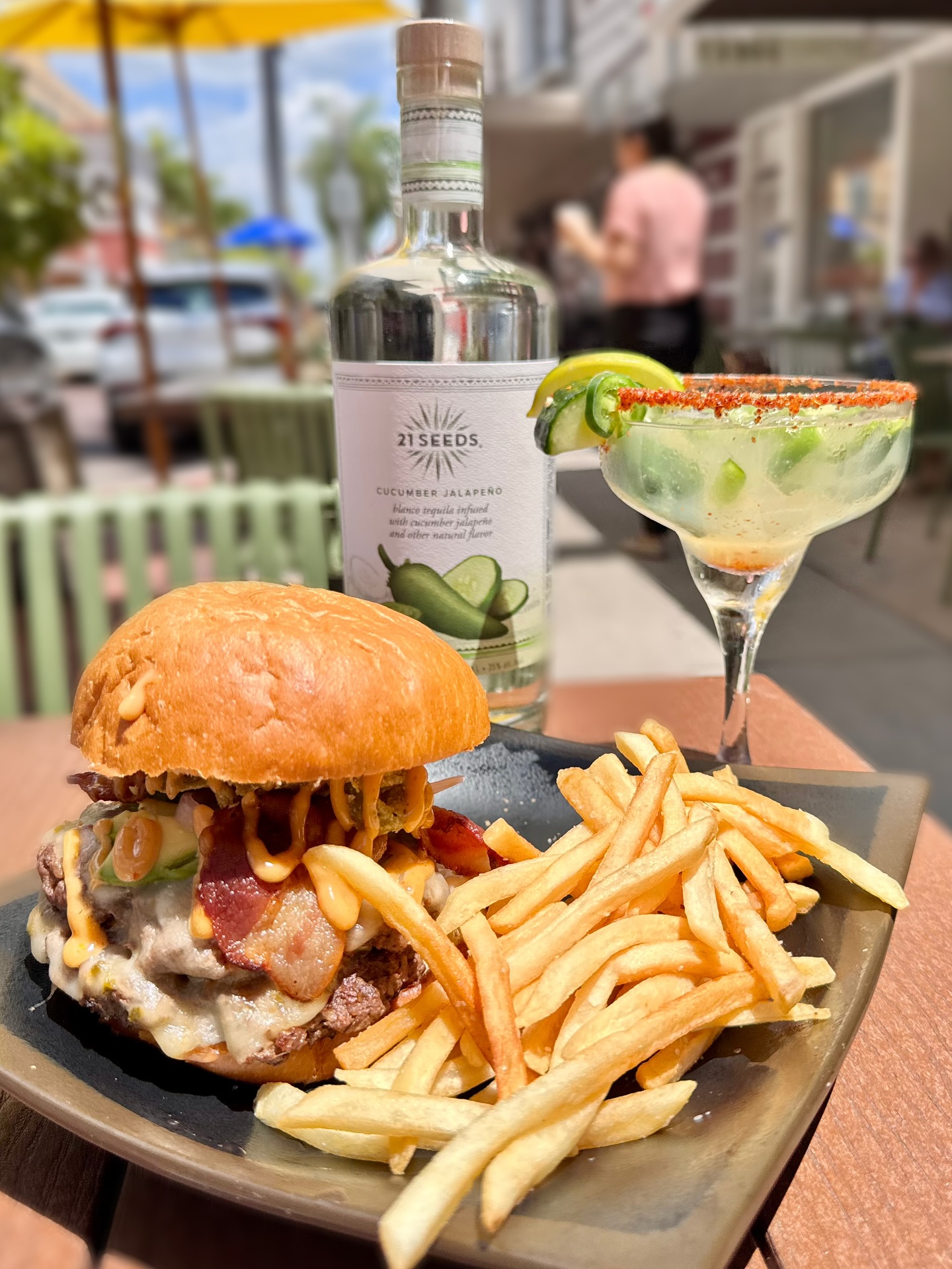 Looking for last-minute dinner plans? 🍴
Swing by Cabos Cantina tonight and try our NEW signature Smashburger: two juicy patties stacked with pepper jack cheese, pickled red onion, crispy jalapeños, avocado, bacon, chipotle mayo, and serrano tartar!🔥
Pair it with our refreshing Chili Cuke Margarita made with 21 Seeds Cucumber Jalapeño Tequila for the perfect kick to get you through to the weekend!🌶🍹
.
.
.
.
#caboscantina #downtownfortmyers #swfl #21seedstequila #smashburger #margaritas