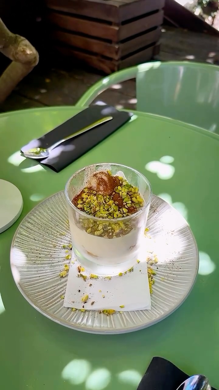 🍕💕 Liebe, ein Date und unser Tiramisu
Sommer, Sonne, süße Versuchung! 🌞 Genießt noch bis Ende August unsere limitierten Sommereditionen: Raffaello oder Salted Caramel – perfekt für ein Date oder einfach zum Verwöhnen. Wer kann da schon widerstehen? 😋
#TiramisuLiebe #Sommeredition #Raffaello #SaltedCaramel #DessertMomente #NuvaGenuss