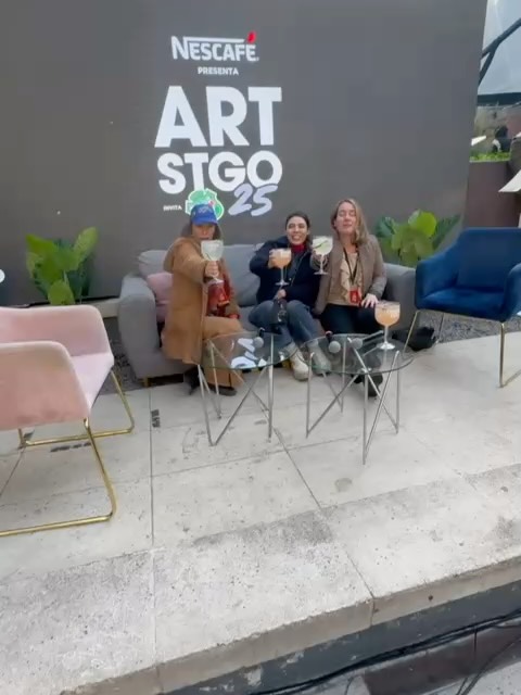 Gracias @canadadrycl y @artstgo por esta gran oportunidad!
Y gracias a @lasantinajoyas por mis aros maravillosos.