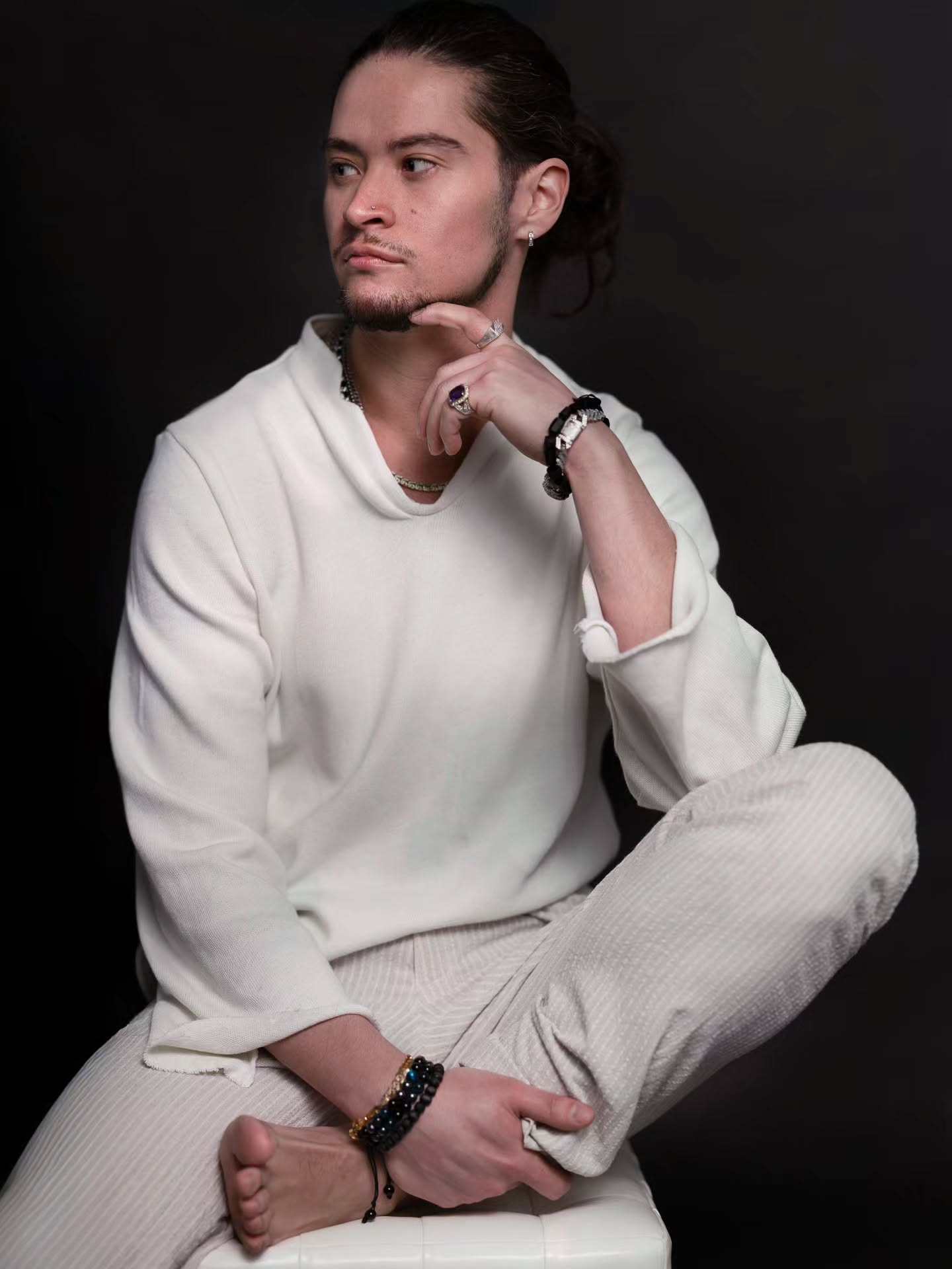 Comfort is 🫅
To be comfortable in your own skin is powerful. An added layer of clothing that effortlessly speaks to your confidence is beyond words.
We design with all of those components kept in mind. All while bringing tailored and relaxed pieces to life.
Find out more at amalinecollections.com today.
📸 @nathanaelreecephotography
📖 @cincinnatistyle
#comfortandconfidence #tailoredcomfort #effortlessstyle #mensfashion #circularfashion #amalinecollections