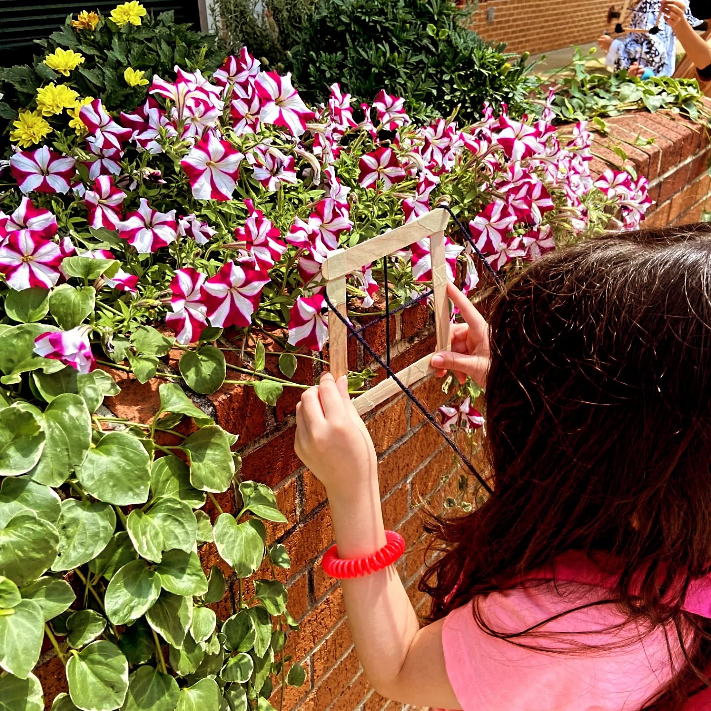 10 days left to vote! A second bus means twice as many kids learning outside the classroom, connecting with their community, and discovering that education is something to be excited about. Vote today — every click helps!
👉 Link in Bio!
https://www.applefcu.org/appleweb/promotions/fintastic-funding