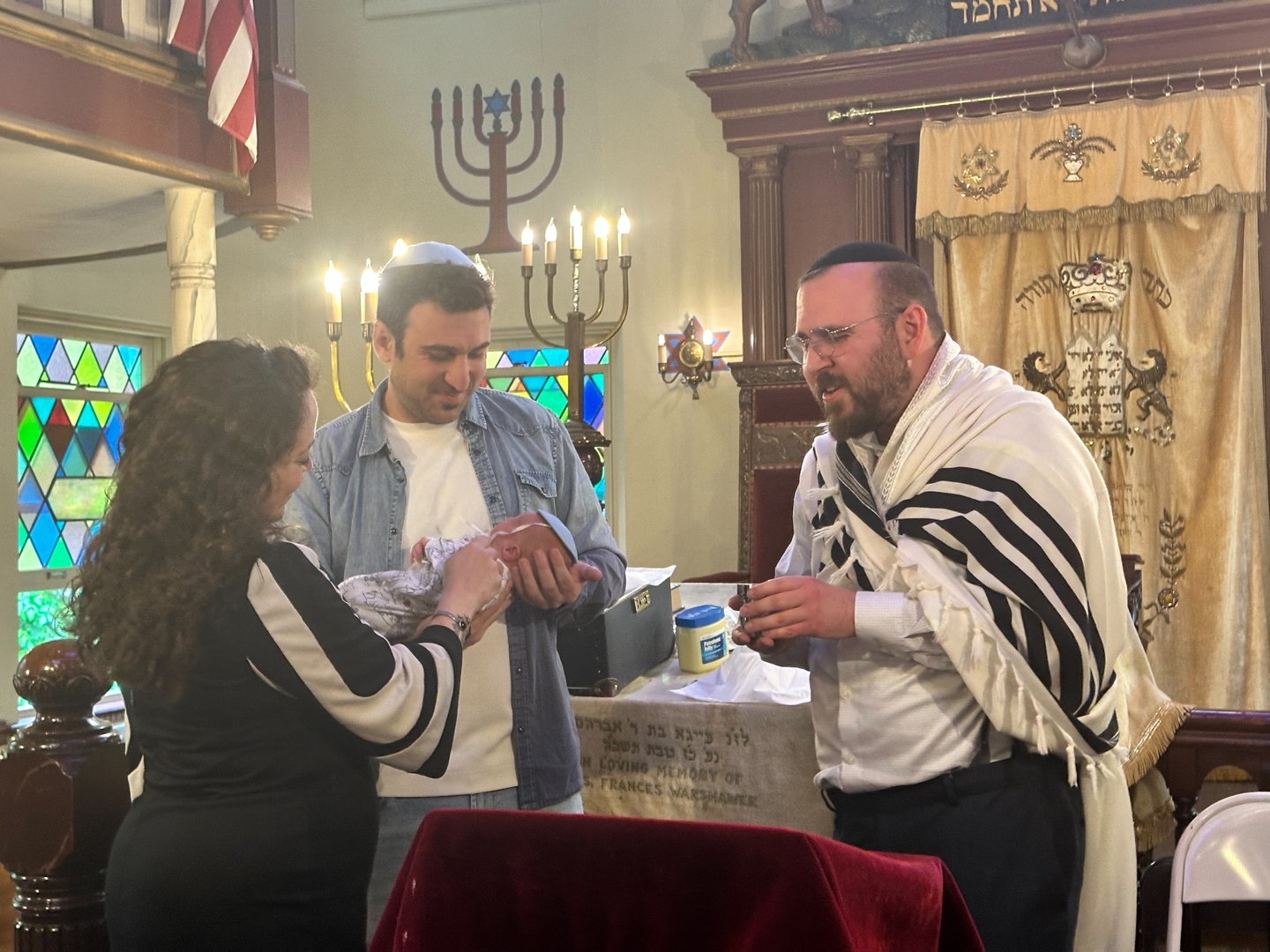 ✨ Mazel tov to Rachel and Eyal on welcoming their son, Binyamin, into the Jewish people! 🍼✡️ Surrounded by loved ones, they celebrated this intimate and meaningful ceremony together with the amazing Rabbi @isaiahjosephrothstein
Wishing this wonderful couple and their sweet new son a lifetime of love, joy, and blessings! 🌸
#MazelTov #JewishTradition #JewishLife