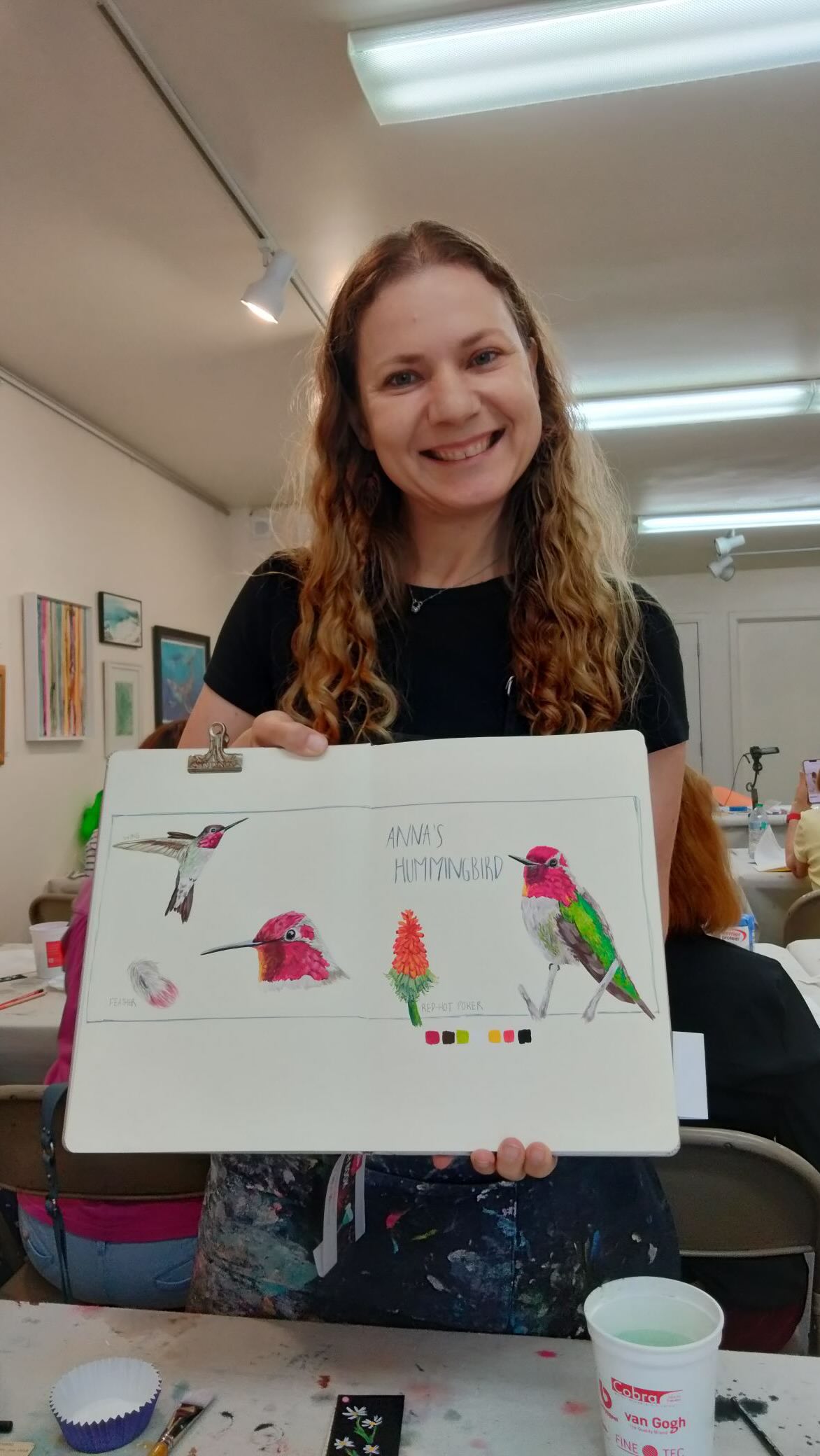 What a colorful day! Had a great playful gouache demo with lots of layering, blending, and letting the paint do its magic at @artsupplywarehouse using @royaltalensna gouache.
I love to show how versatile this medium can be!
It’s honestly such a good brand!
For the demo part we mixed and blend a few swatches, painted daisies and then dived into the Anna’s hummingbird nature journal spread.
Thank you for Royal Talens who provided sketchbooks and supplies for everyone.
So… run to get your own gouache set! 🤩
#gouache #gouachepainting #naturejournal #royaltalens #royaltalensna #hummingbirds #annashummingbird #demoartist #artdemo #creativejourney