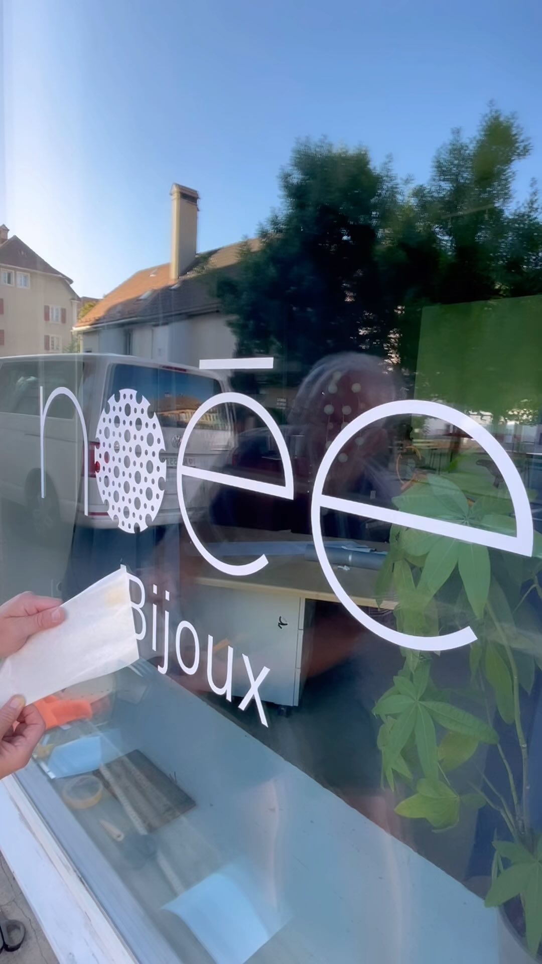 🎉VERNISSAGE du nouvel atelier 🎉
Ce samedi 30 août 2025
📍Rue des Moulins 7
🥂11h à 16h
Soyez cordialement bienvenus !