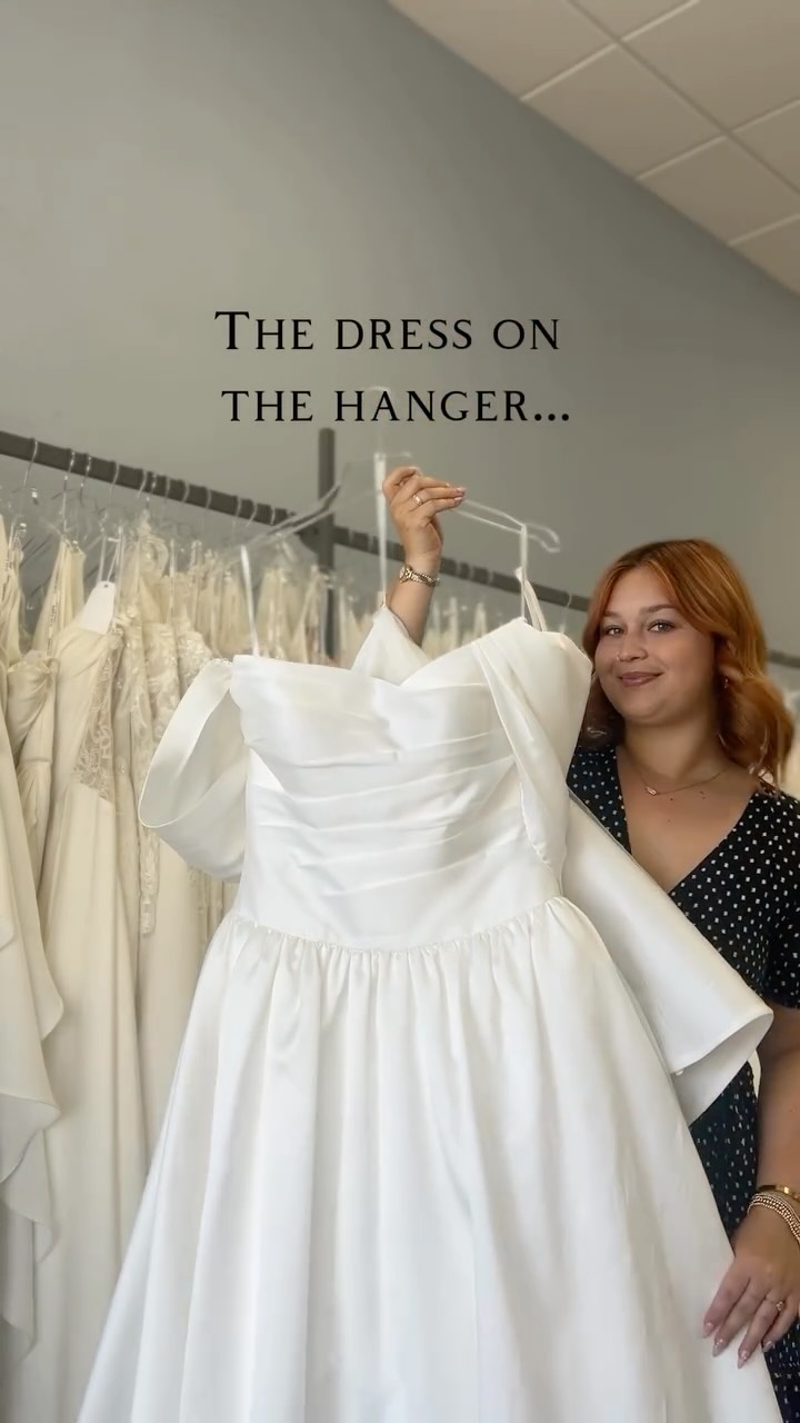 This gorgeous unique silk dress is stunning!! 🤍✨ #1862 by @martinalianabridal
Ready to book that bridal appointment!? dM us or use our #linkinbio