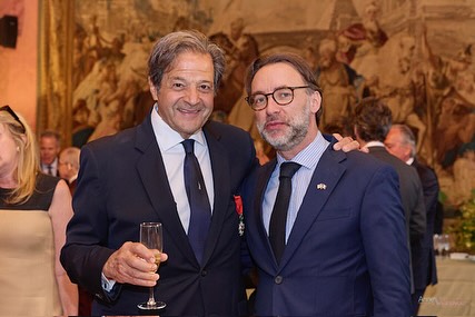 Congratulations to Alexandre Chemla on being named Chevalier of the Legion of Honor.
Mr. Chemla, a prominent figure in the U.S. Franco-American community and a steadfast supporter of cultural and philanthropic initiatives, was honored for his contributions to strengthening ties between France and the United States during a ceremony at the French Consulate in New York last July.
That same evening, in a moment of shared celebration, his wife, Lori Chemla, received her French citizenship.
📸©️ @annevandycke