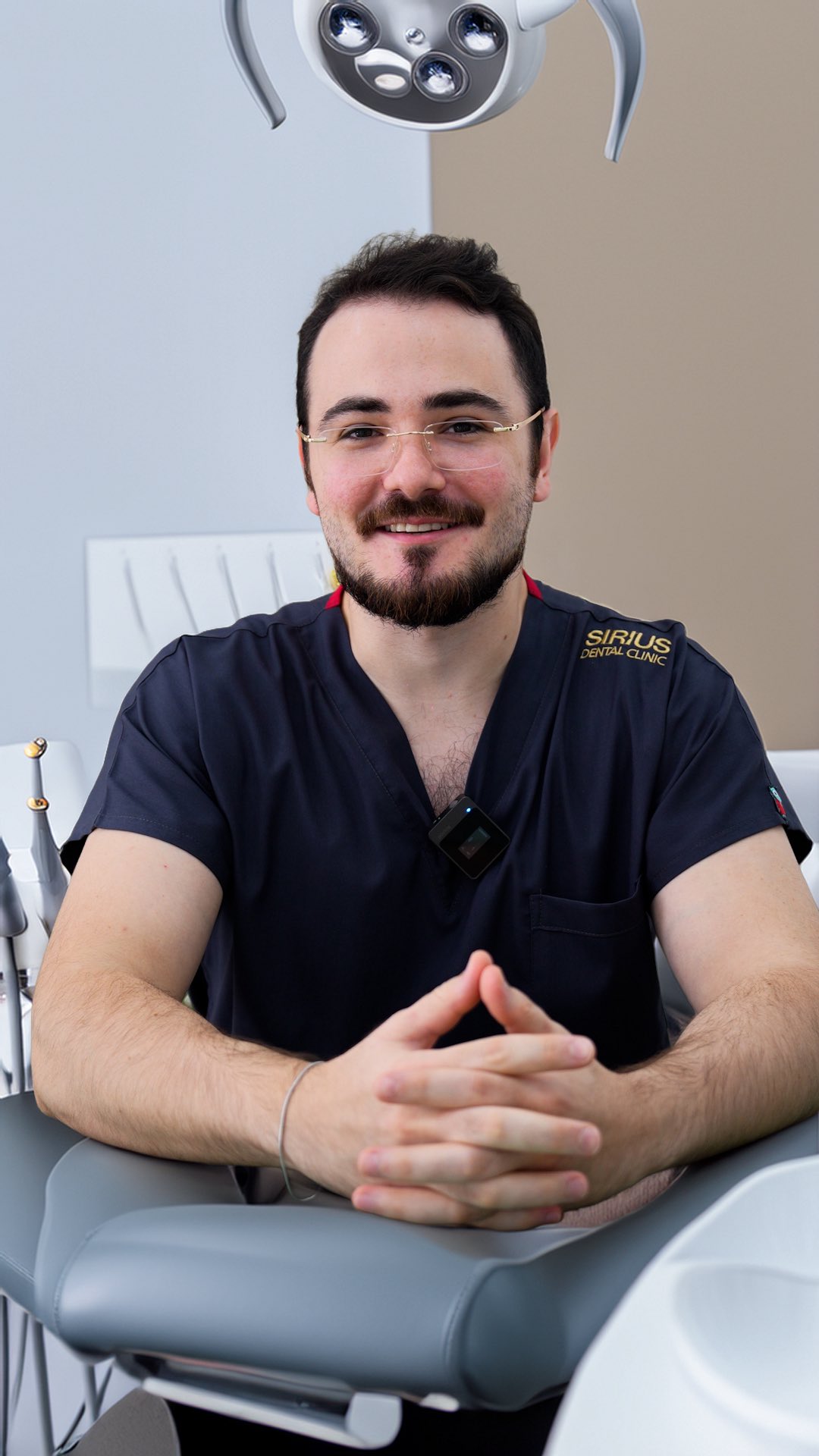 Dişinizi çekmeden kurtarmak mümkün mü?
Hekimimiz kanal tedavisini anlattı.
Detaylar için videoyu izleyin 🎥✨
•
Ist es möglich, einen Zahn ohne Ziehen zu retten?
Unser Arzt erklärt die Wurzelbehandlung.
Schauen Sie sich das Video für mehr Details an 🎥✨
•
Can you really save a tooth without having it pulled?
Our dentist explains root canal treatment.
Watch the video to find out more 🎥✨
•
Можно ли спасти зуб, не удаляя его?
Наш врач рассказывает о лечении каналов.
Смотрите видео, чтобы узнать больше 🎥✨