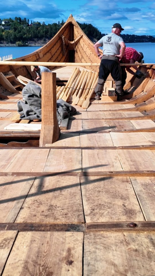 The fjord is the starting line, Valhalla is the final destination. ⚡️
It's taken 8 years and over 110,000 man hours.
#hardraade #vikingship #norway #maritimehistory #boatbuilding #longship #