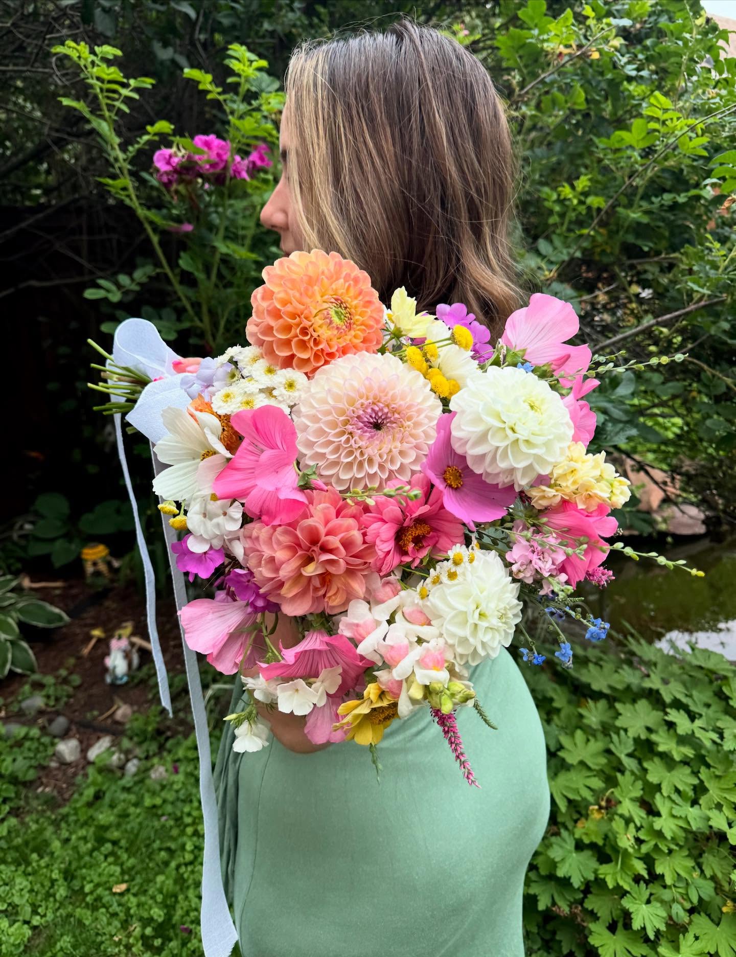 This summer, we had the pleasure of doing our first weddings! These bridal and bridesmaid bouquets were so fun to put together and we absolutely loved all the colours 💐
Feel free to reach out for any special events that you might want some custom flowers for!