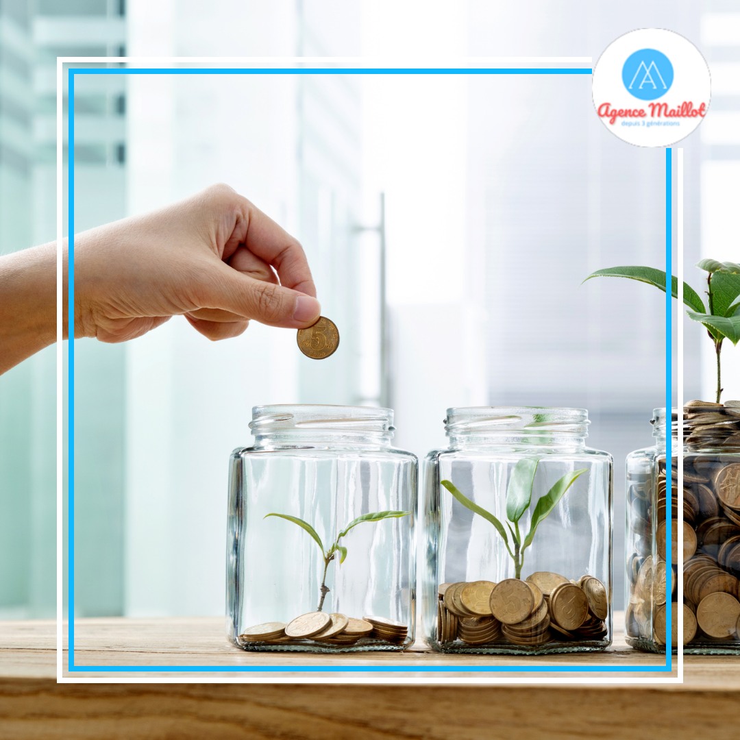 Les donations de son vivant offrent des avantages fiscaux considérables, faisant d'elles un outil d'optimisation patrimoniale efficace. 🌟
Les abattements fiscaux, renouvelables tous les 15 ans, permettent de transmettre son patrimoine en franchise d'impôt. Des exonérations spécifiques existent également, comme celles pour l'achat d'une résidence principale, qui exonèrent jusqu'à 100 000 euros par donateur.
Le démembrement de propriété est une stratégie clé pour réduire la base taxable. En donnant la nue-propriété tout en conservant l'usufruit, les donateurs optimisent la transmission de leur patrimoine. Toutefois, il est essentiel d'évaluer la valeur des biens pour éviter les litiges familiaux et garantir l'équité entre héritiers.
En somme, les donations de son vivant, bien planifiées, allègent la pression fiscale et facilitent la transmission intergénérationnelle des biens. 🎁
#Donation #Fiscalité #Patrimoine
#agencemaillot