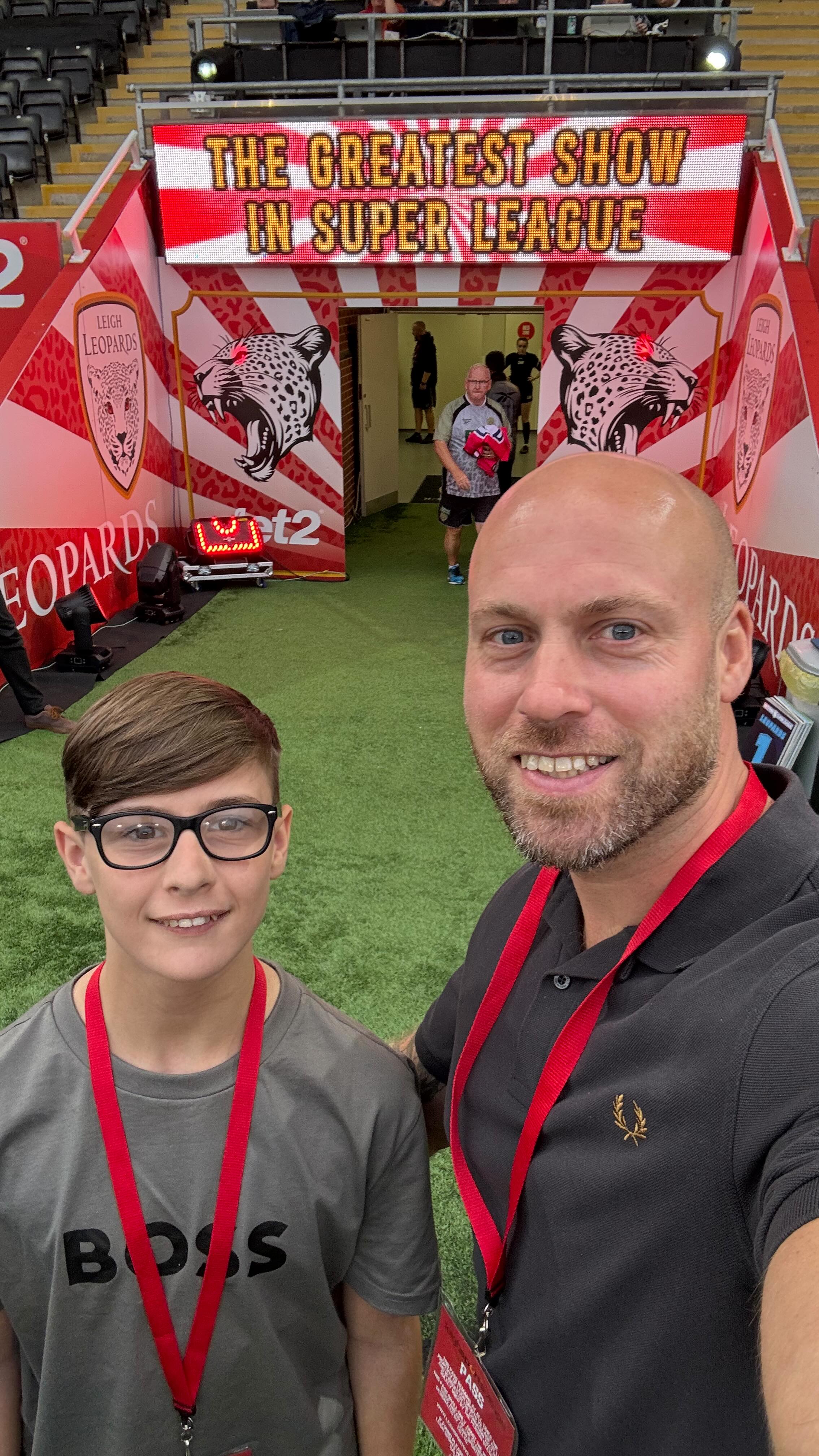 Absolutely brilliant night being the Champagne moment sponsor for the @leighrlfc match against @salfordreddevilsrlfc . What a show they put on there as always and felt really looked after and appreciated. With all the trouble and turmoil weβve been through at Salford I had to give the award to former Leigh player Joe Mellor for his try for the Reds in a battling performance. πΉππΎ